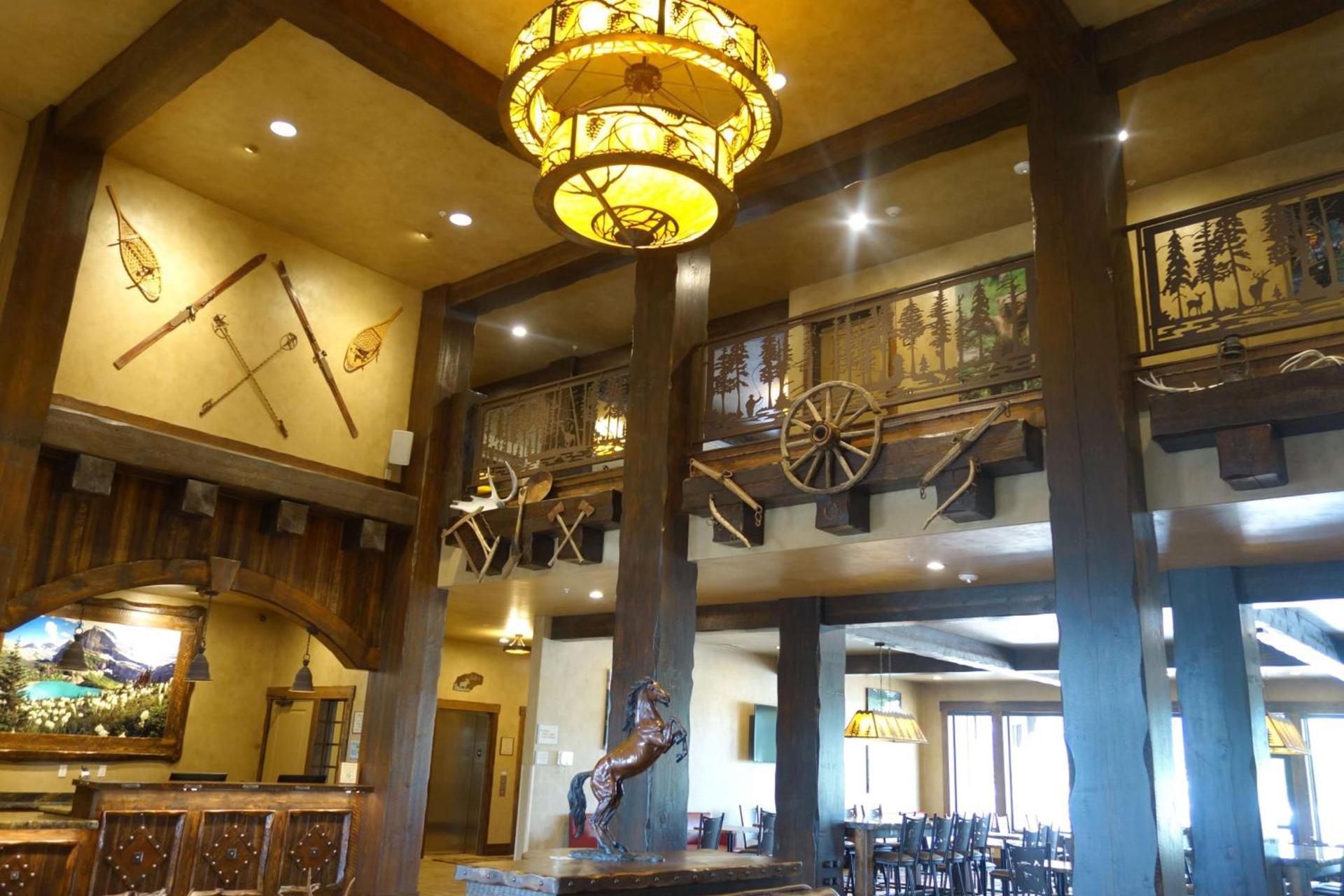 Glacier International Lodge photo 6