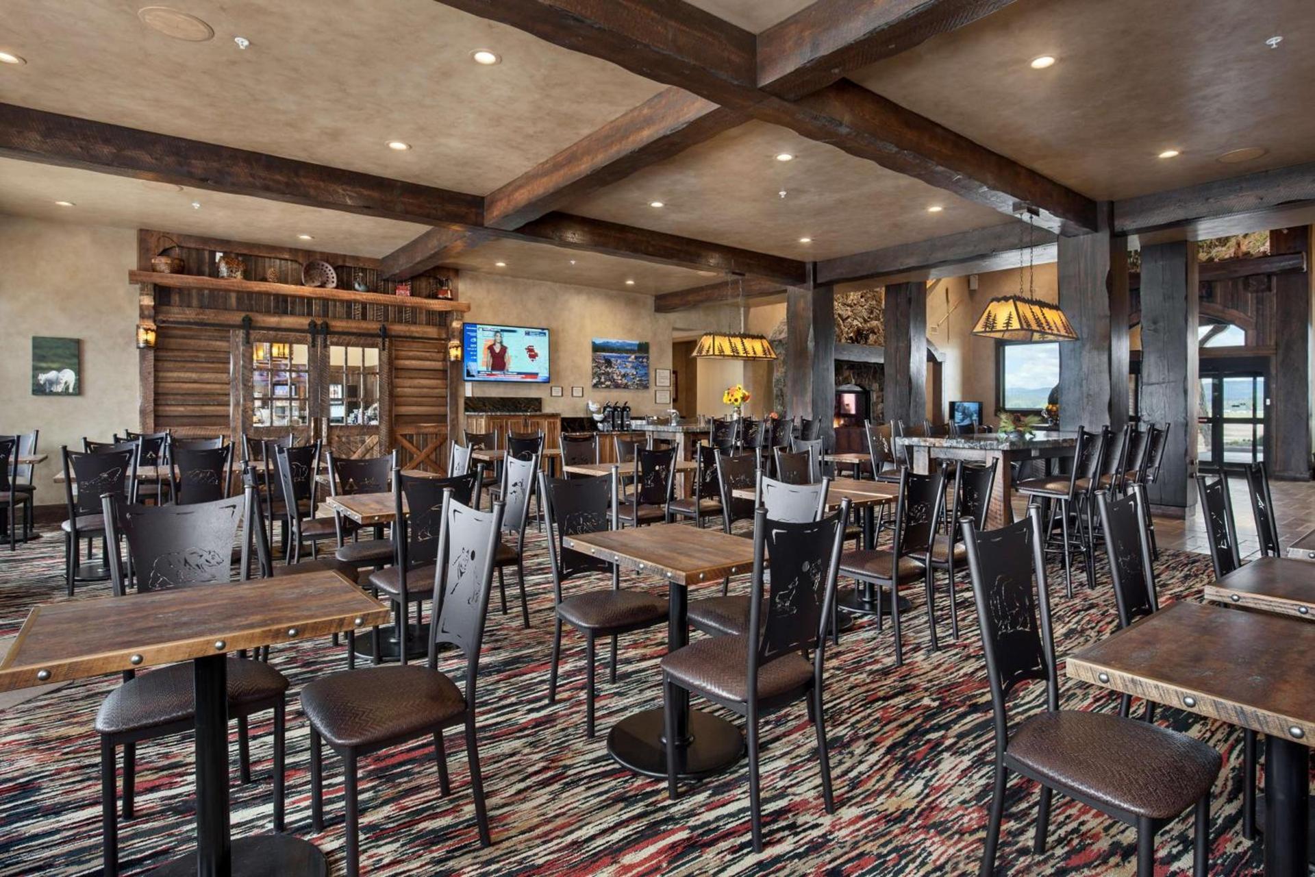 Glacier International Lodge photo 50