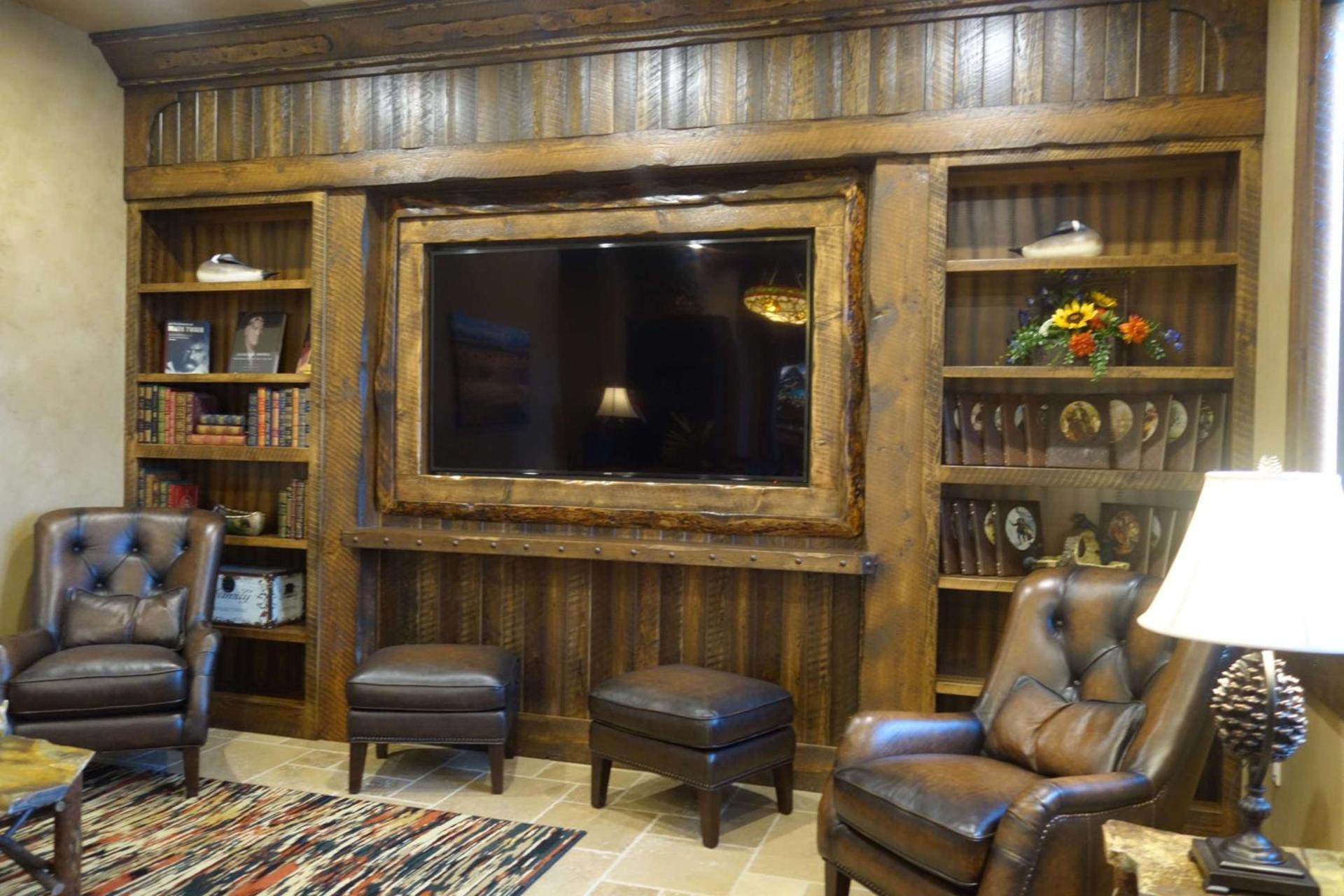 Glacier International Lodge photo 75