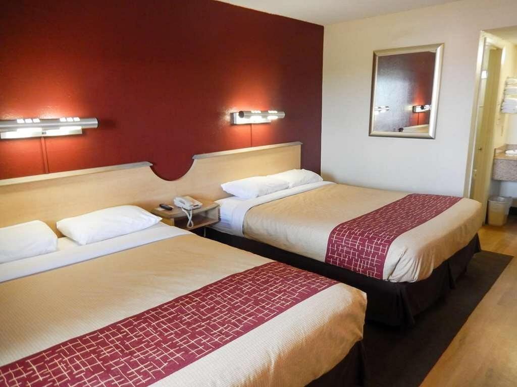 Travelodge by Wyndham San Antonio Lackland AFB North photo 11
