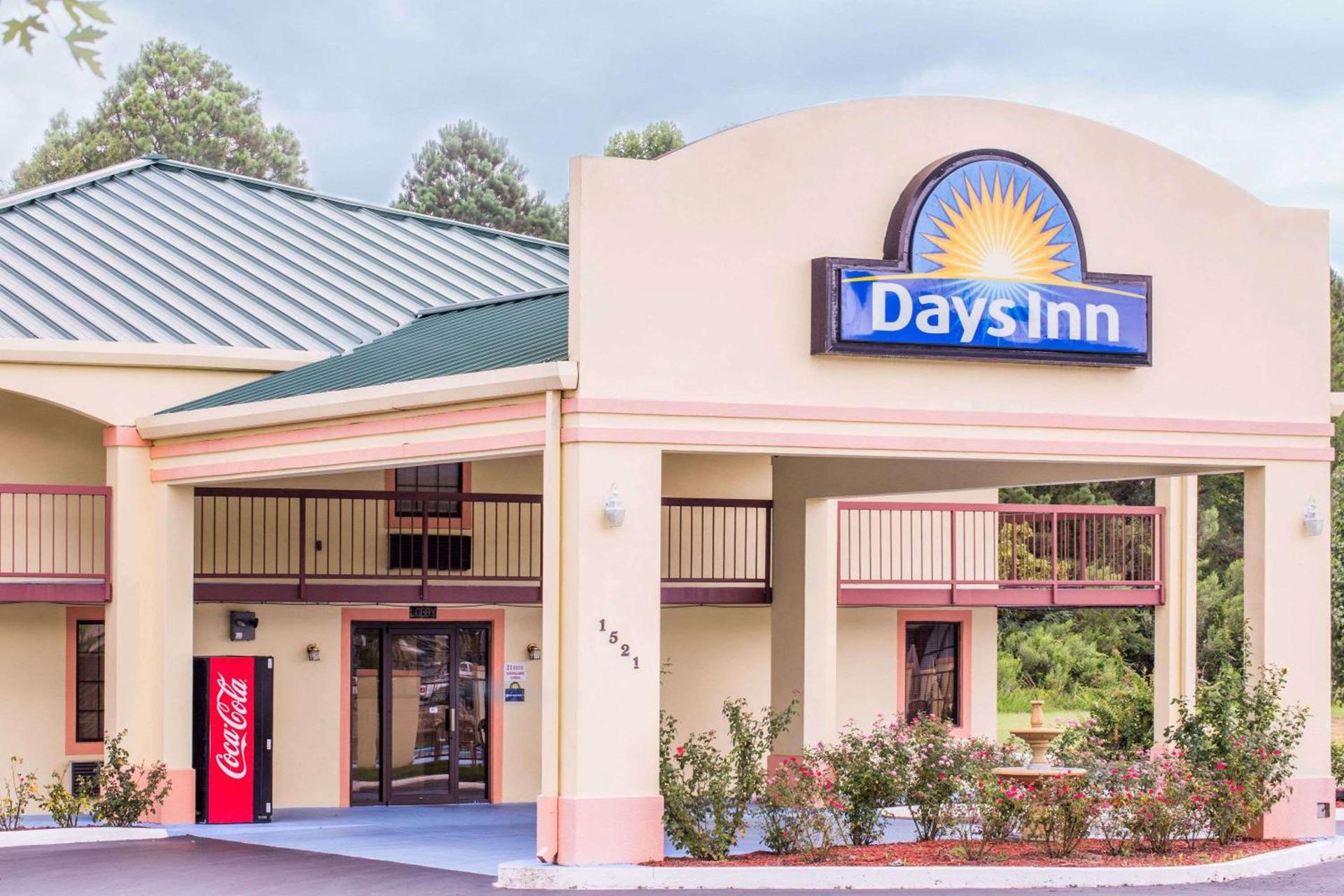 Days Inn by Wyndham Eufaula AL photo 2