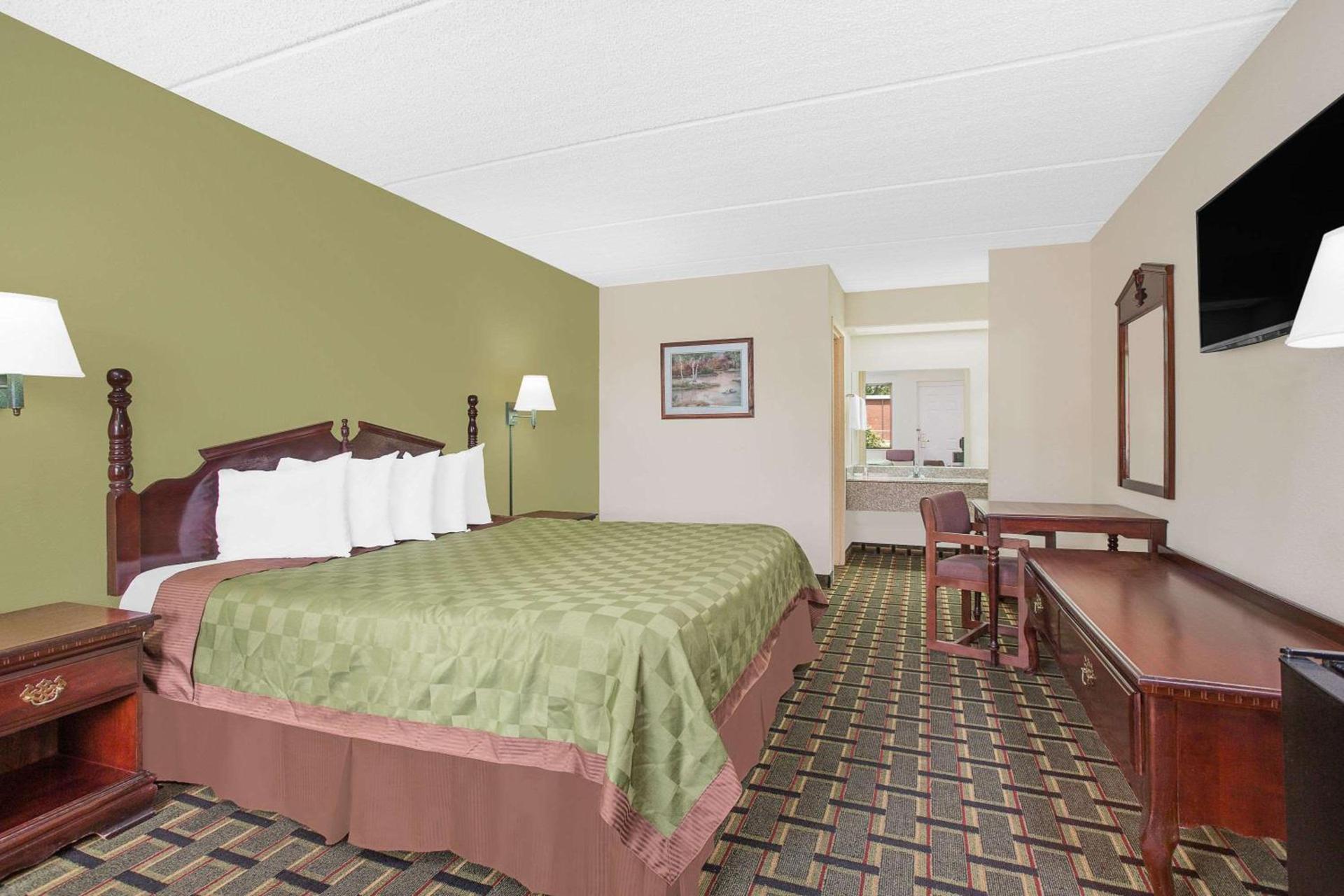 Days Inn by Wyndham Eufaula AL photo 4