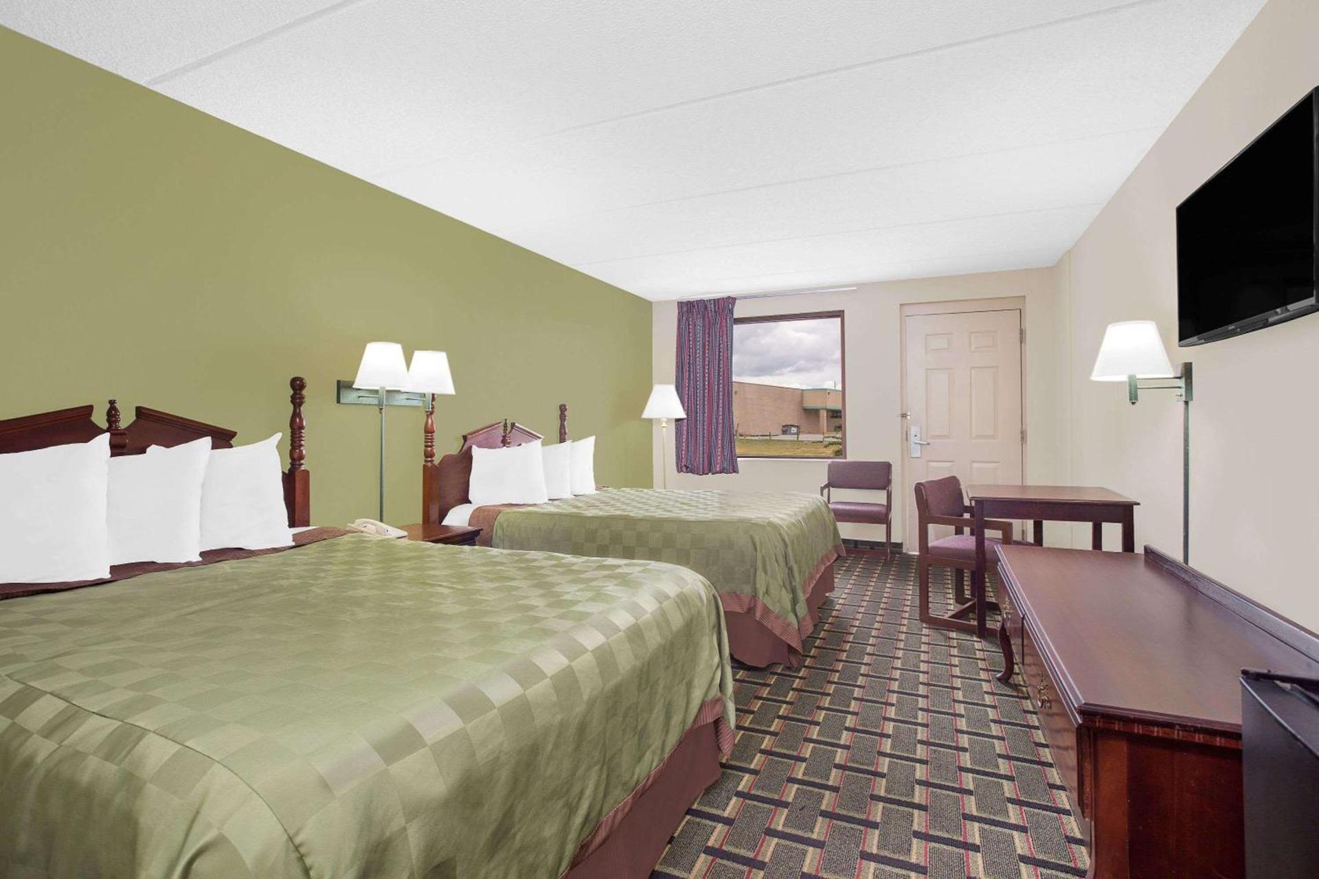 Days Inn by Wyndham Eufaula AL photo 5