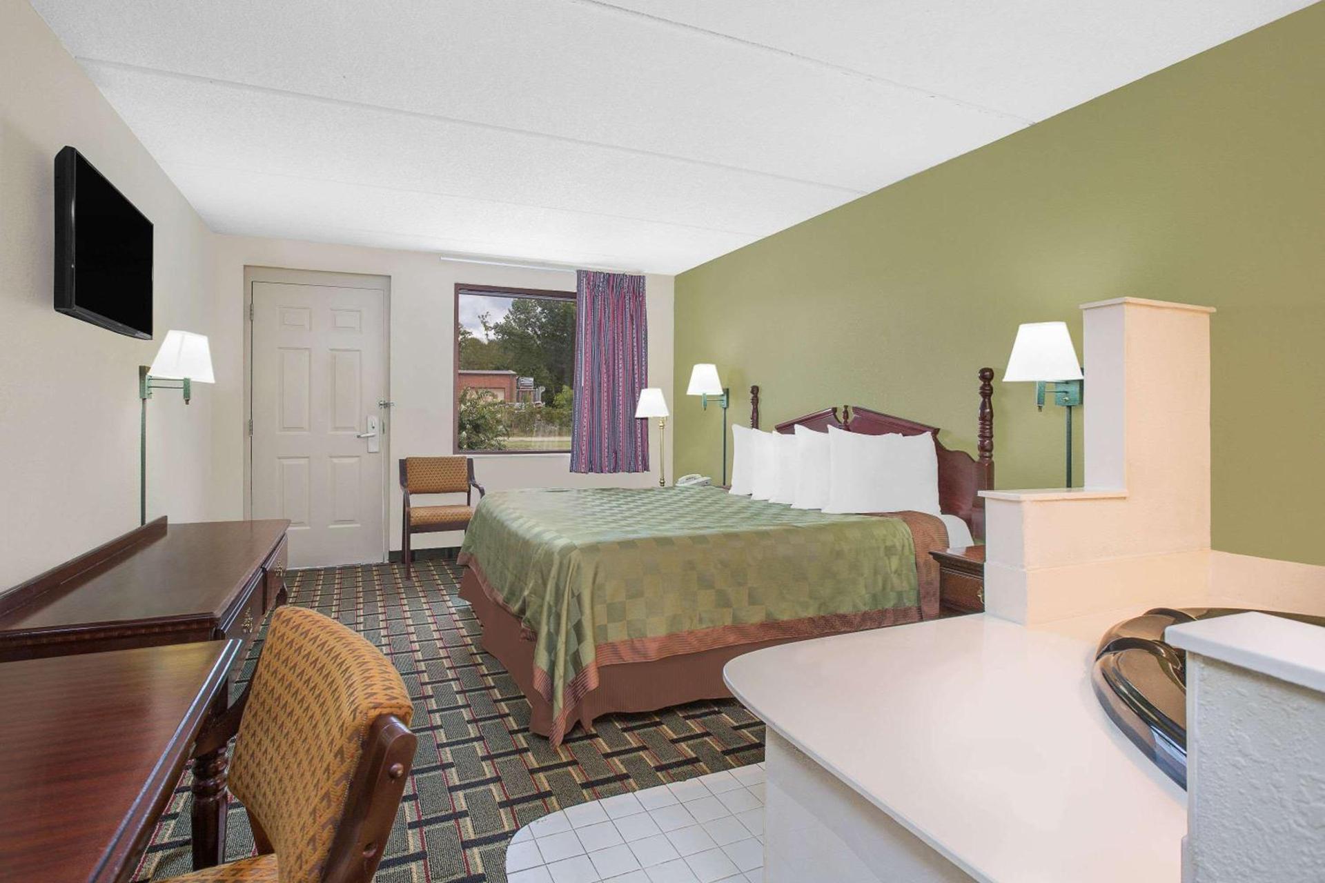 Days Inn by Wyndham Eufaula AL photo 6