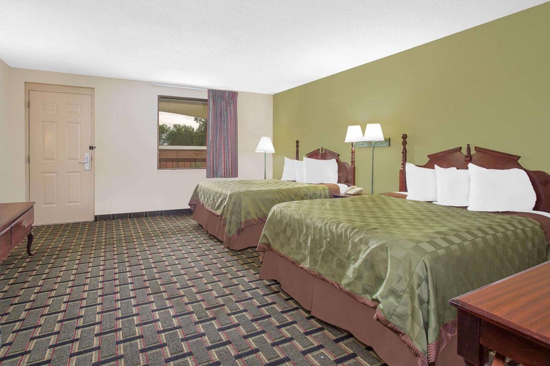 Days Inn by Wyndham Eufaula AL photo 7