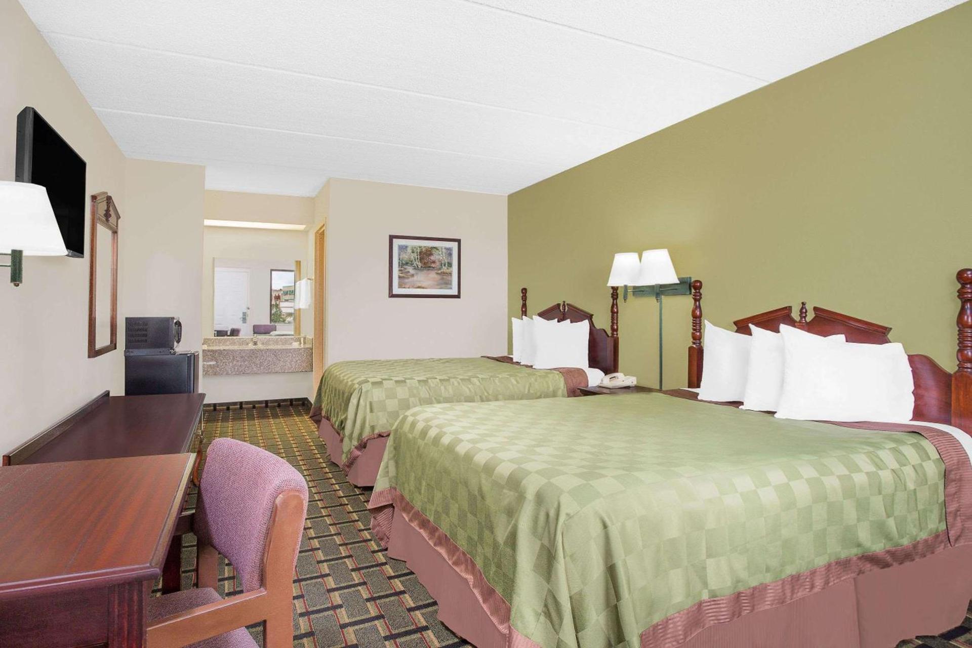 Days Inn by Wyndham Eufaula AL photo 12