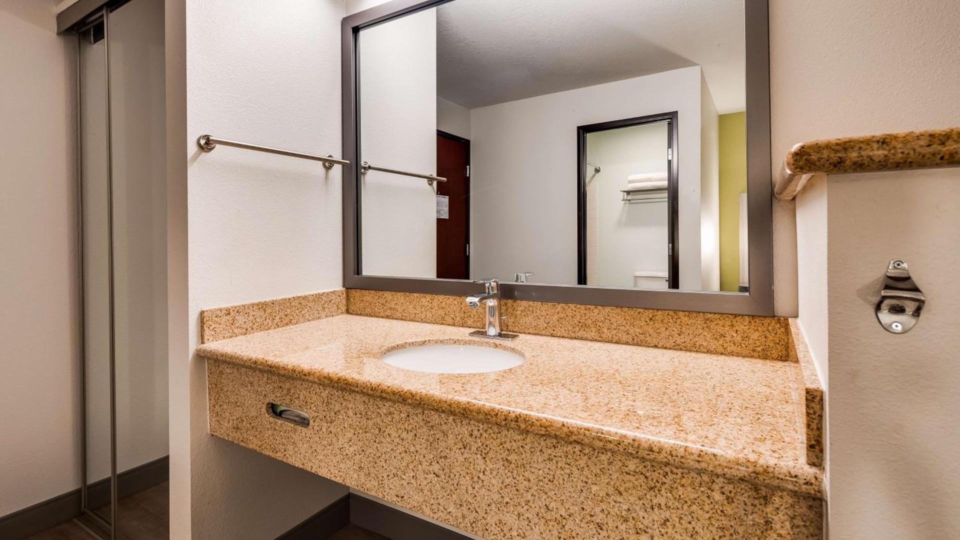 Best Western Sandy Inn photo 6
