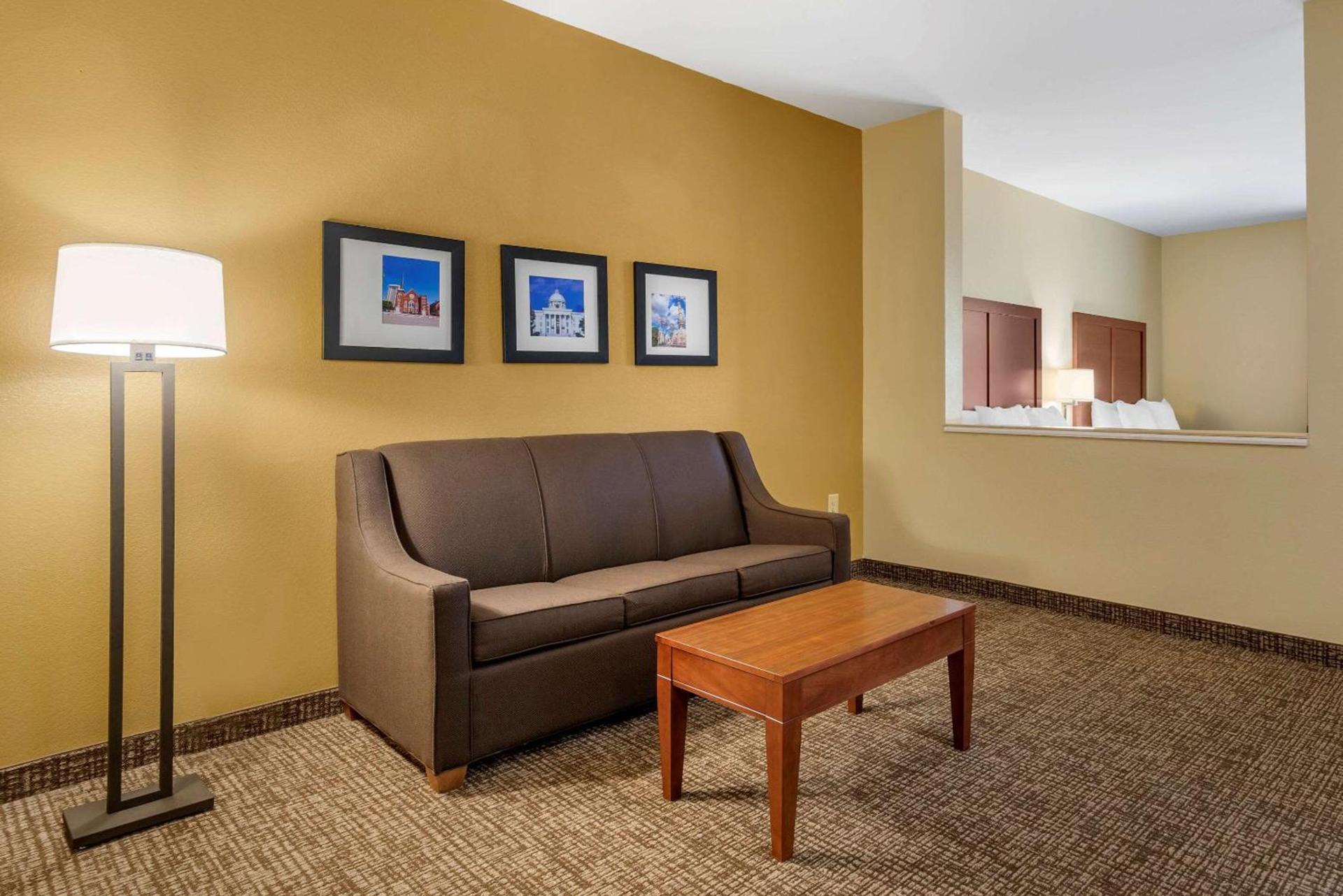 Comfort Suites Montgomery East Monticello Dr photo 8