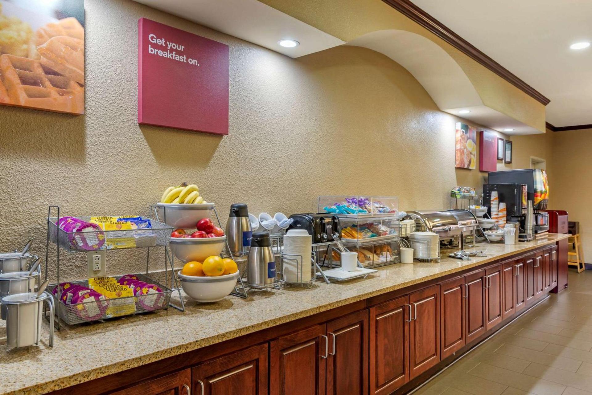 Comfort Suites Montgomery East Monticello Dr photo 24