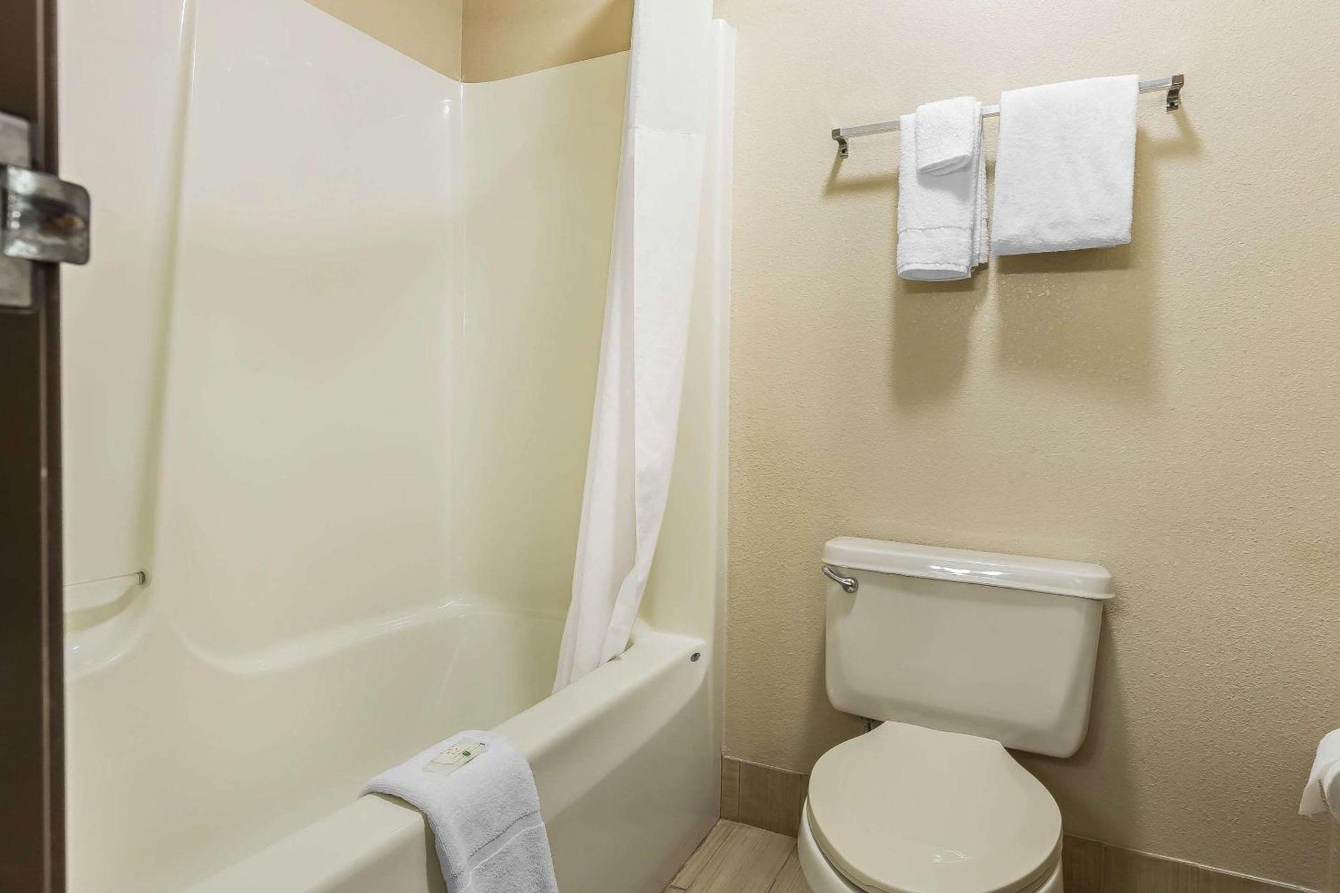 Quality Inn Mount Vernon, IL photo 18