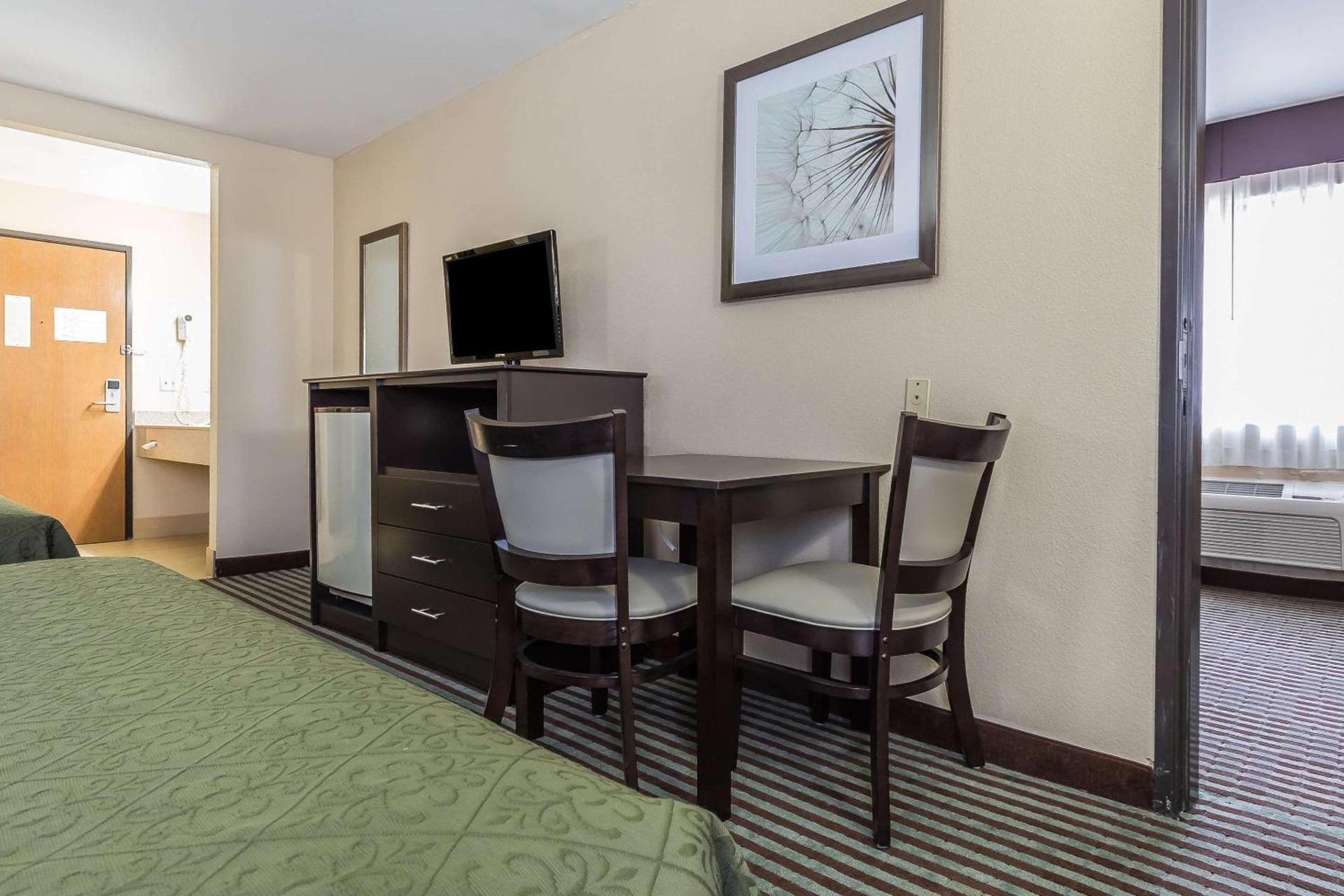 Quality Inn Mount Vernon, IL photo 25
