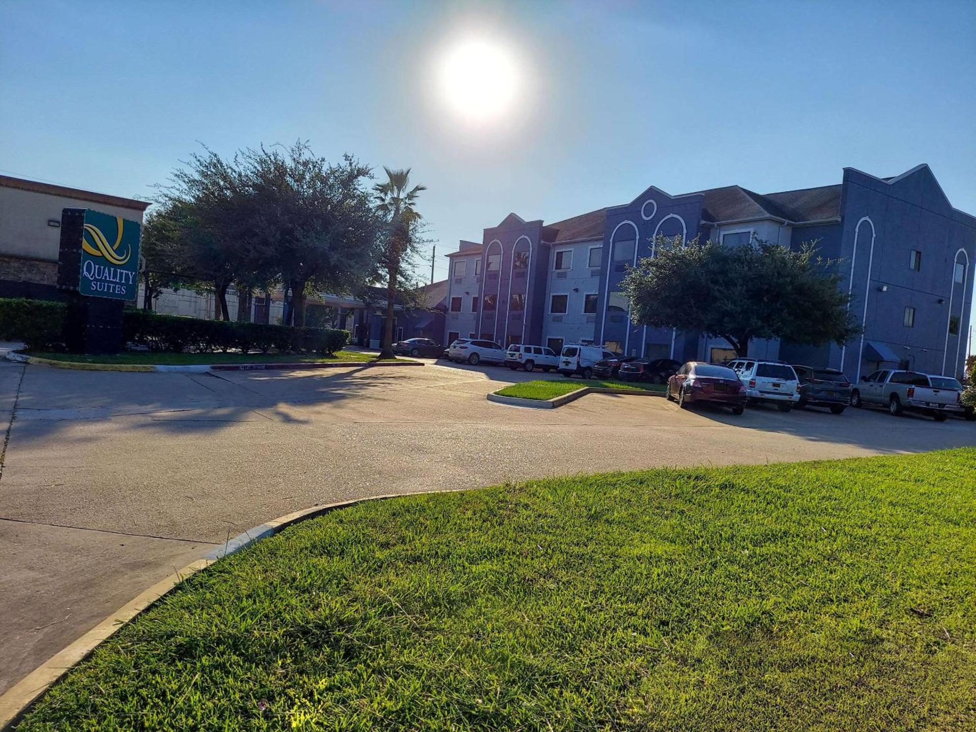 Quality Suites Houston NW Cy-Fair photo 4