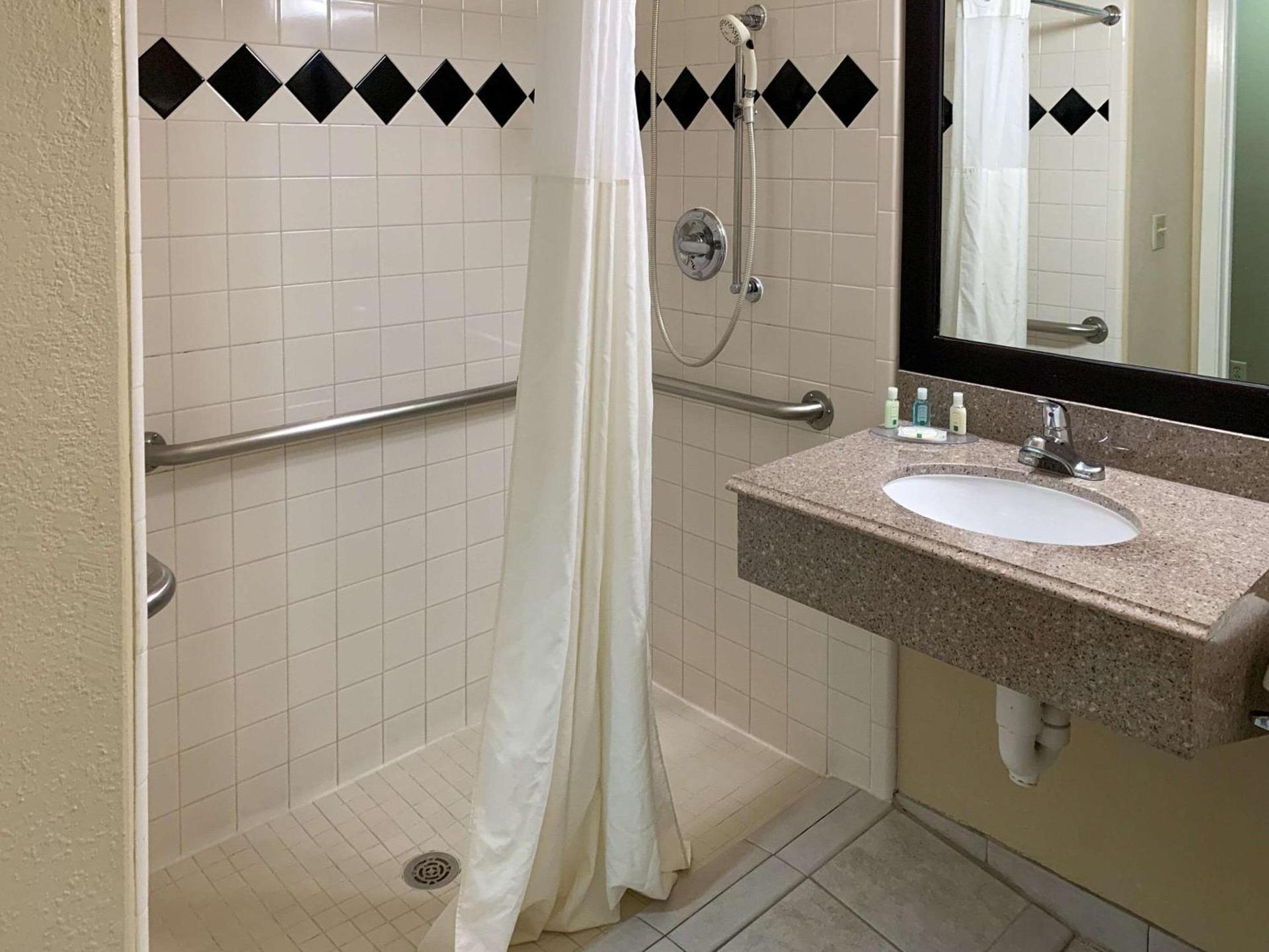 Quality Suites Houston NW Cy-Fair photo 8