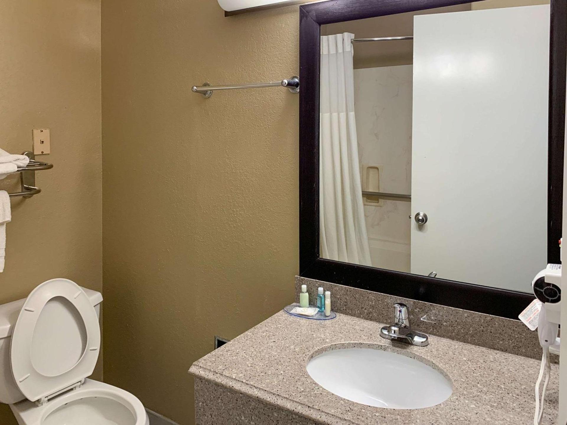 Quality Suites Houston NW Cy-Fair photo 10