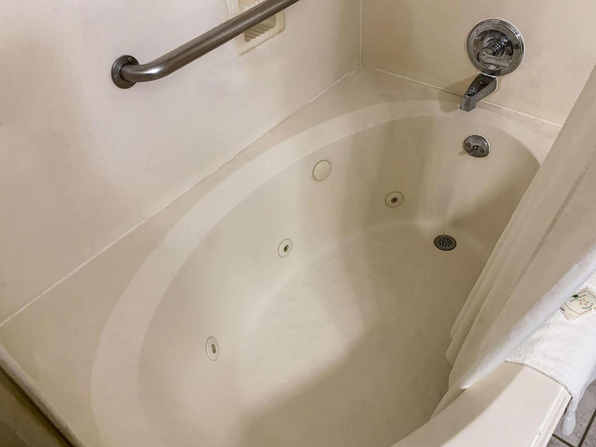 Quality Suites Houston NW Cy-Fair photo 12
