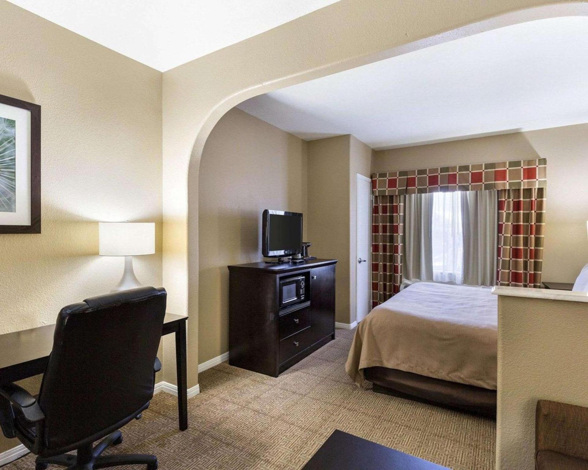 Quality Suites Houston NW Cy-Fair photo 21