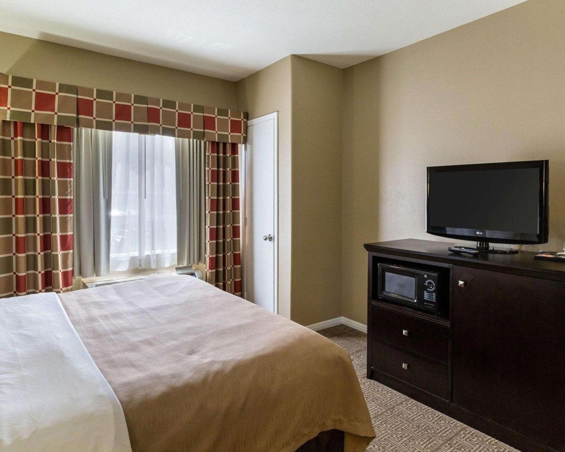 Quality Suites Houston NW Cy-Fair photo 24
