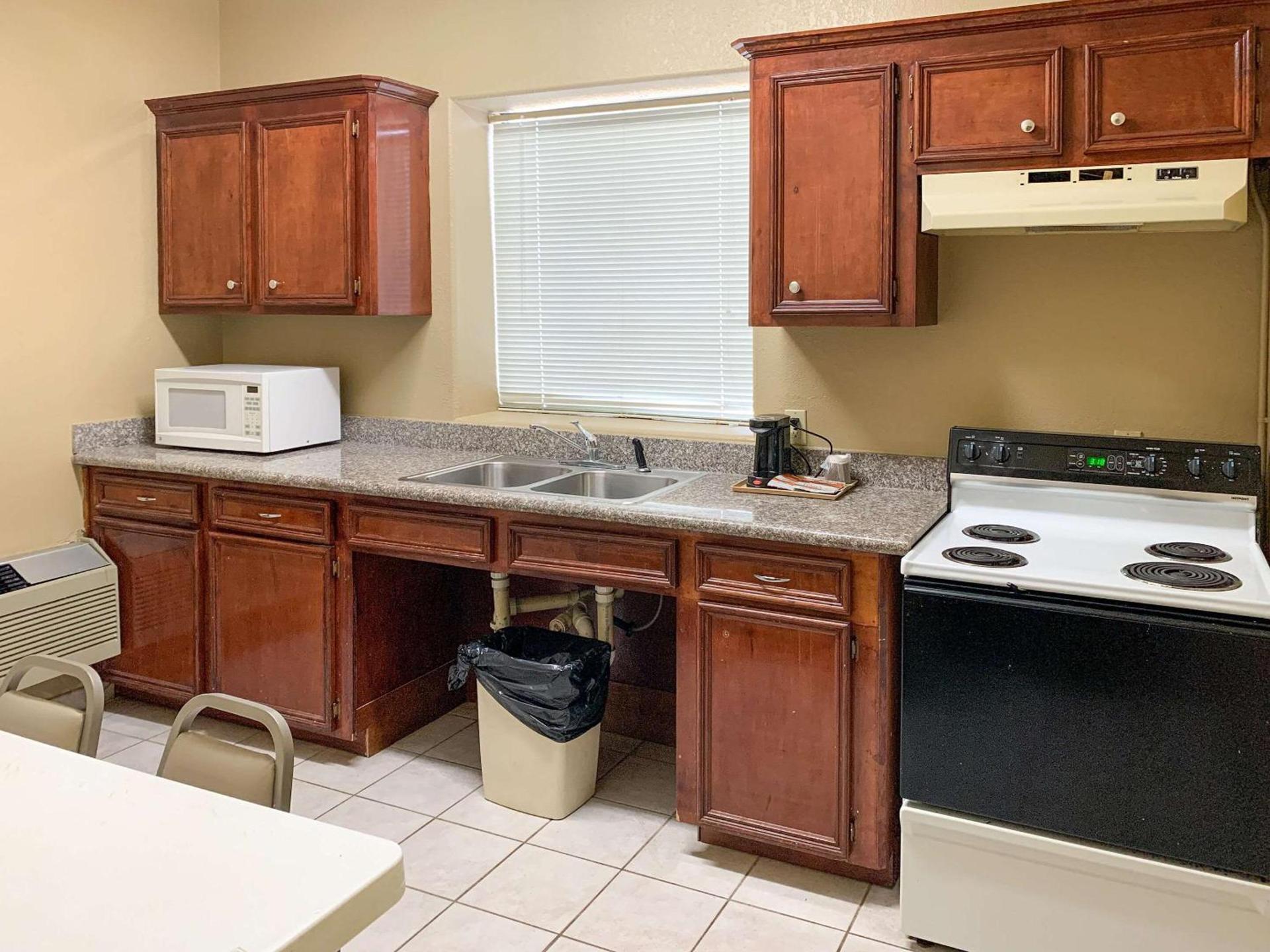 Quality Suites Houston NW Cy-Fair photo 27