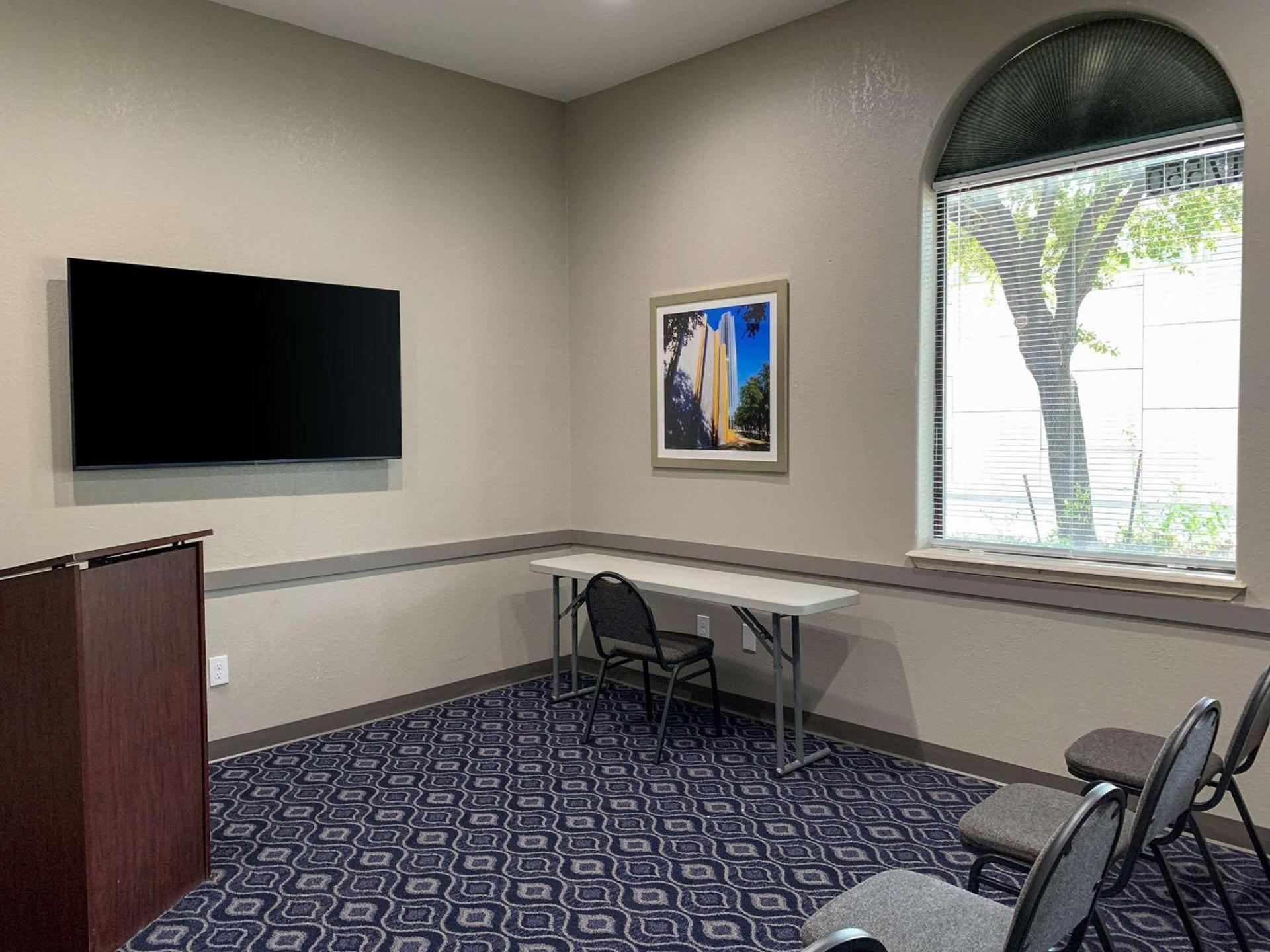 Quality Suites Houston NW Cy-Fair photo 33