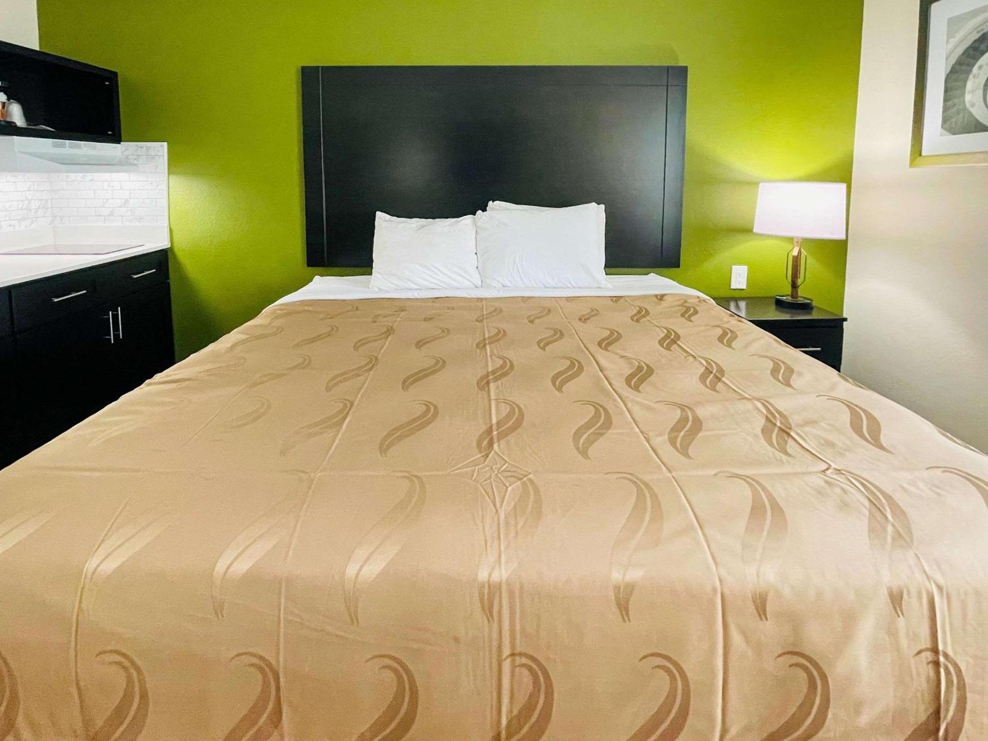 Quality Inn & Suites Lake Charles South photo 53