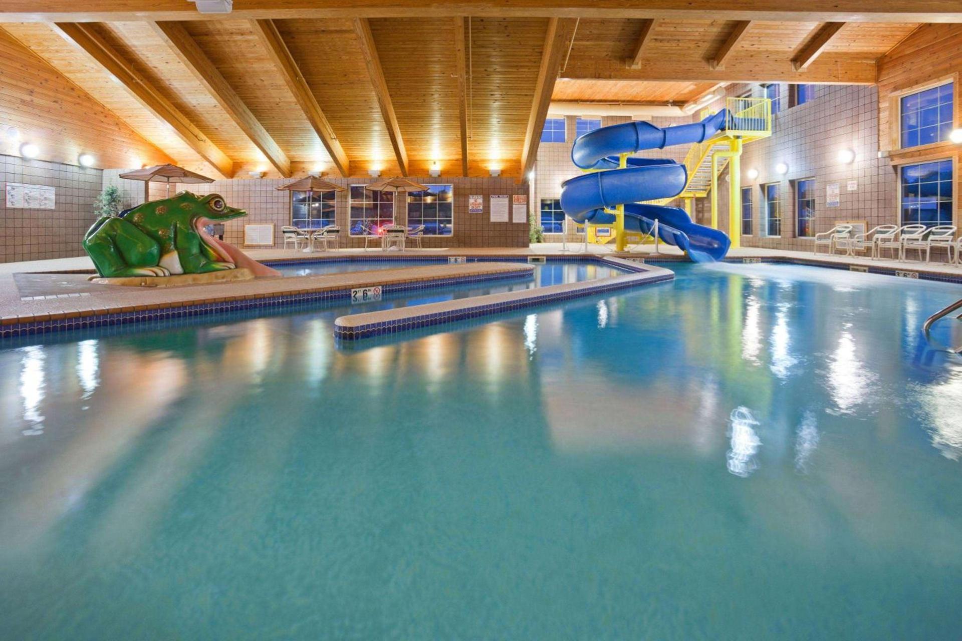 AmericInn by Wyndham Wetmore Munising photo 7