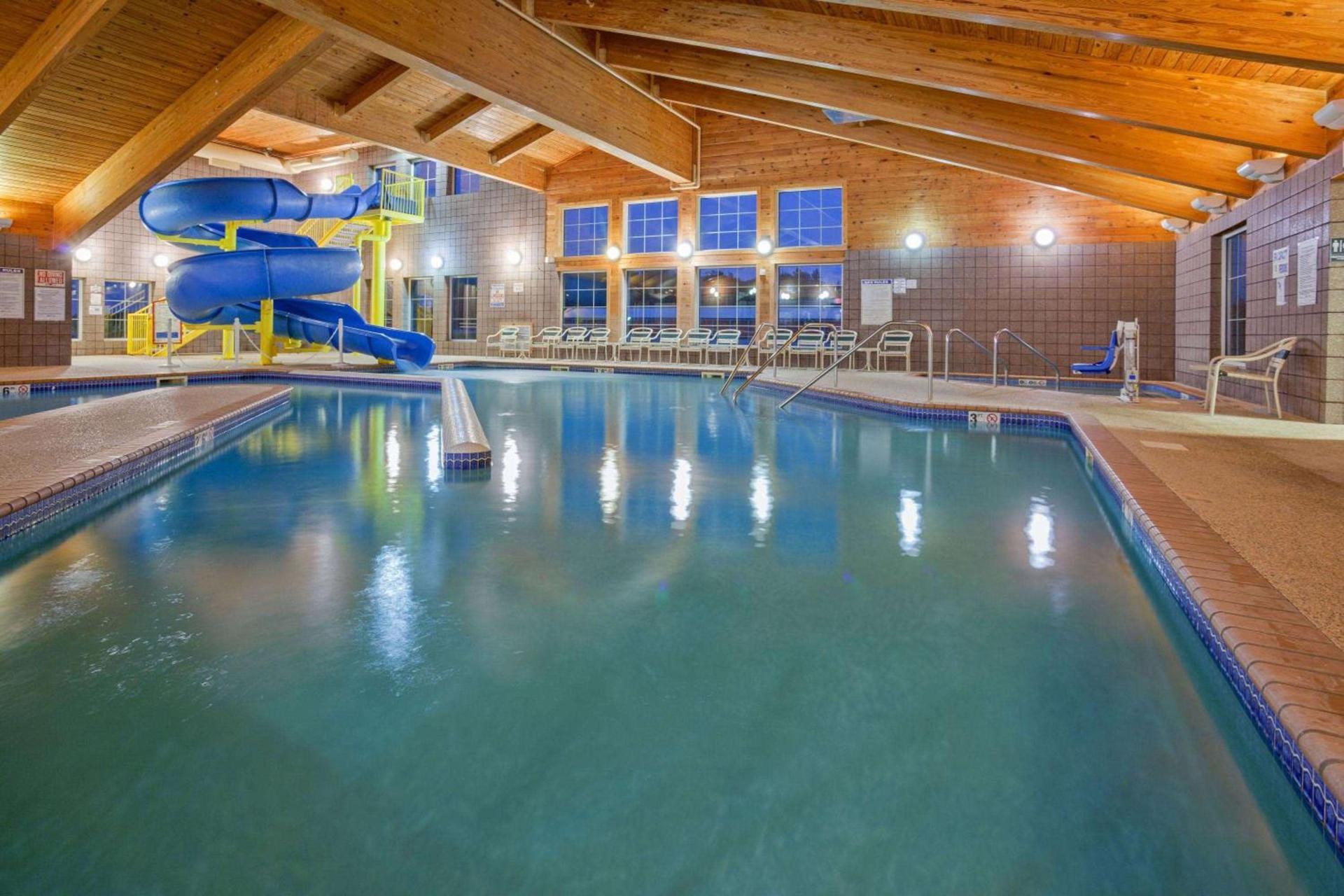 AmericInn by Wyndham Wetmore Munising photo 8
