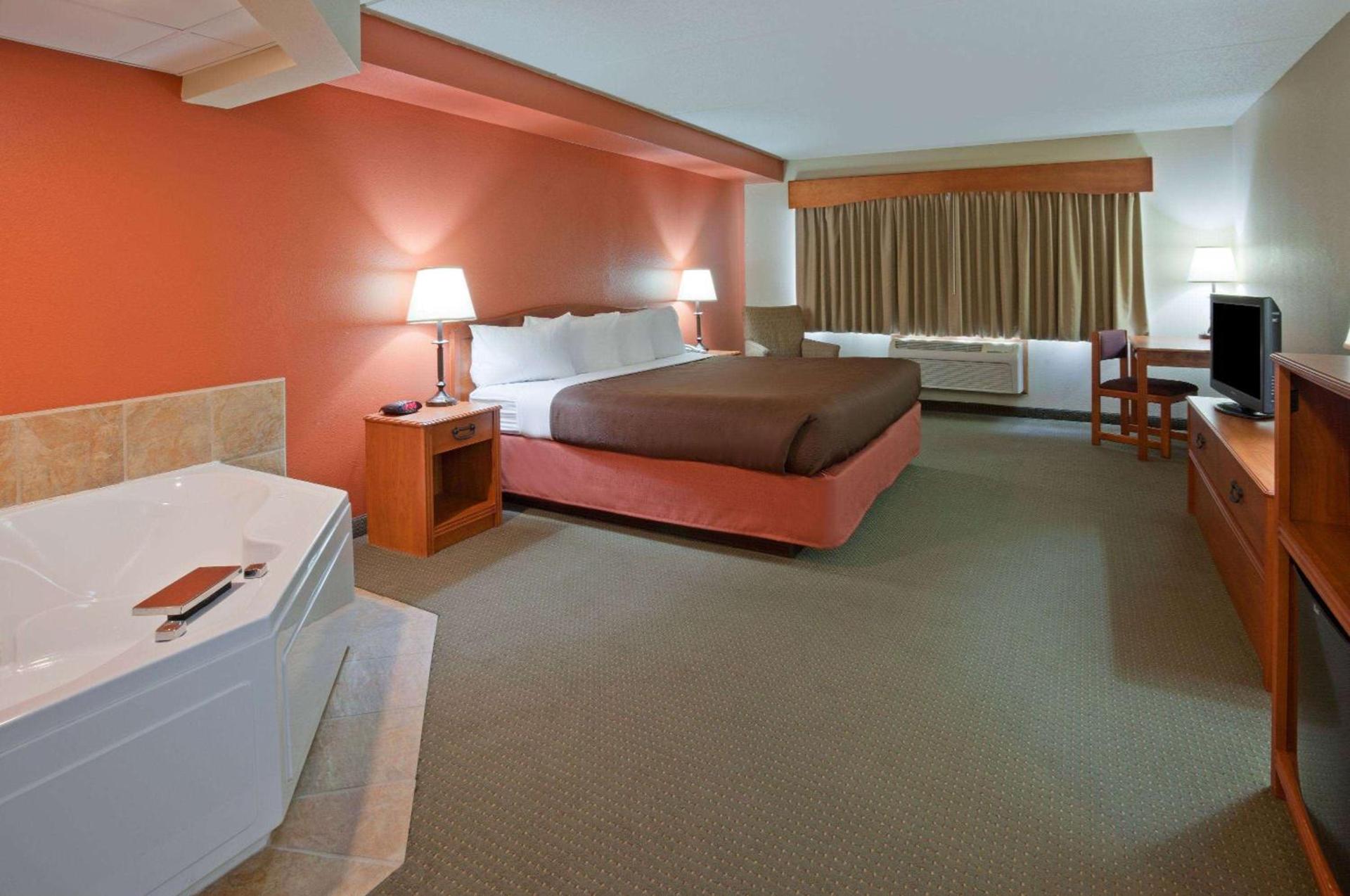 AmericInn by Wyndham Wetmore Munising photo 14