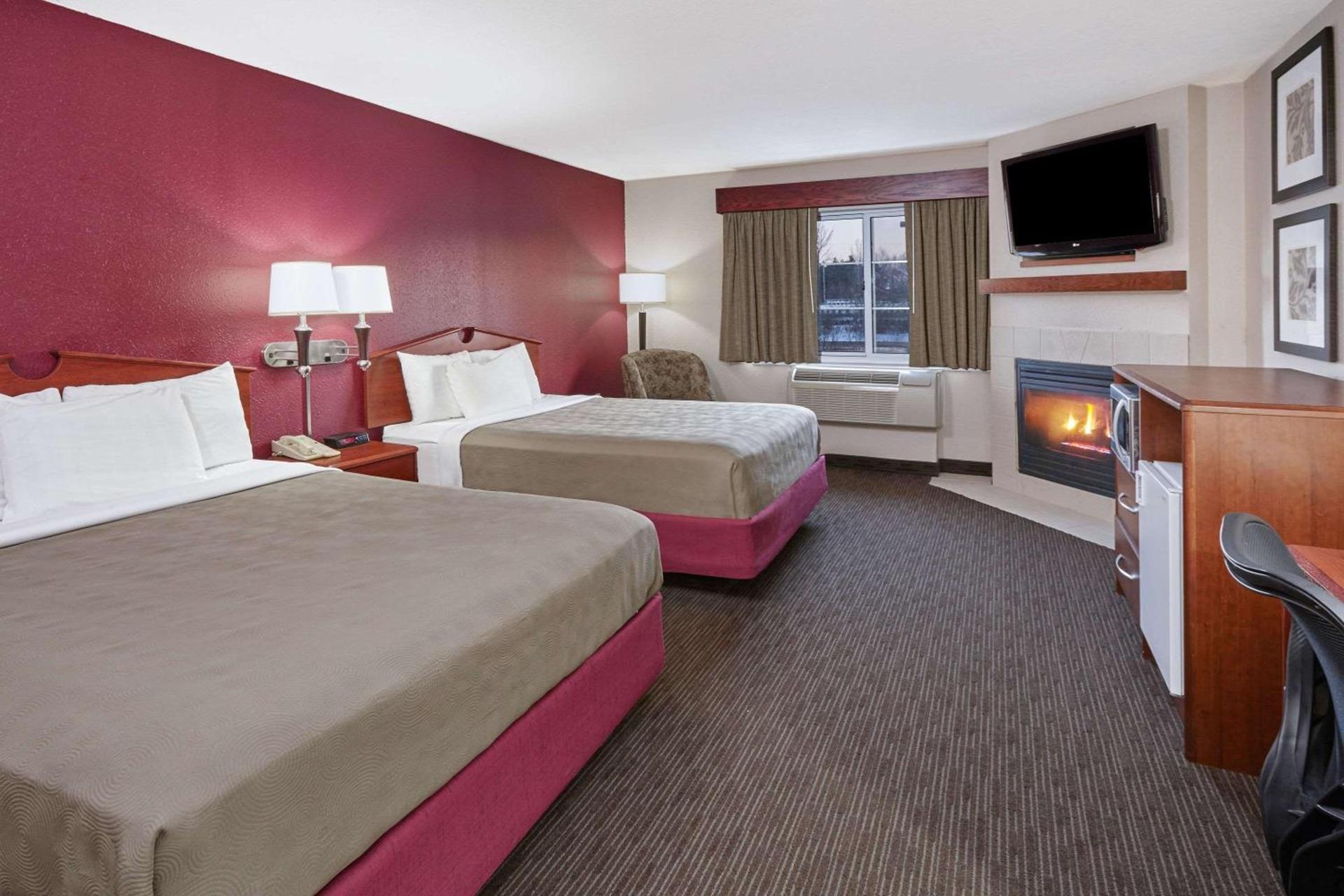 AmericInn by Wyndham Douglas/Saugatuck photo 5