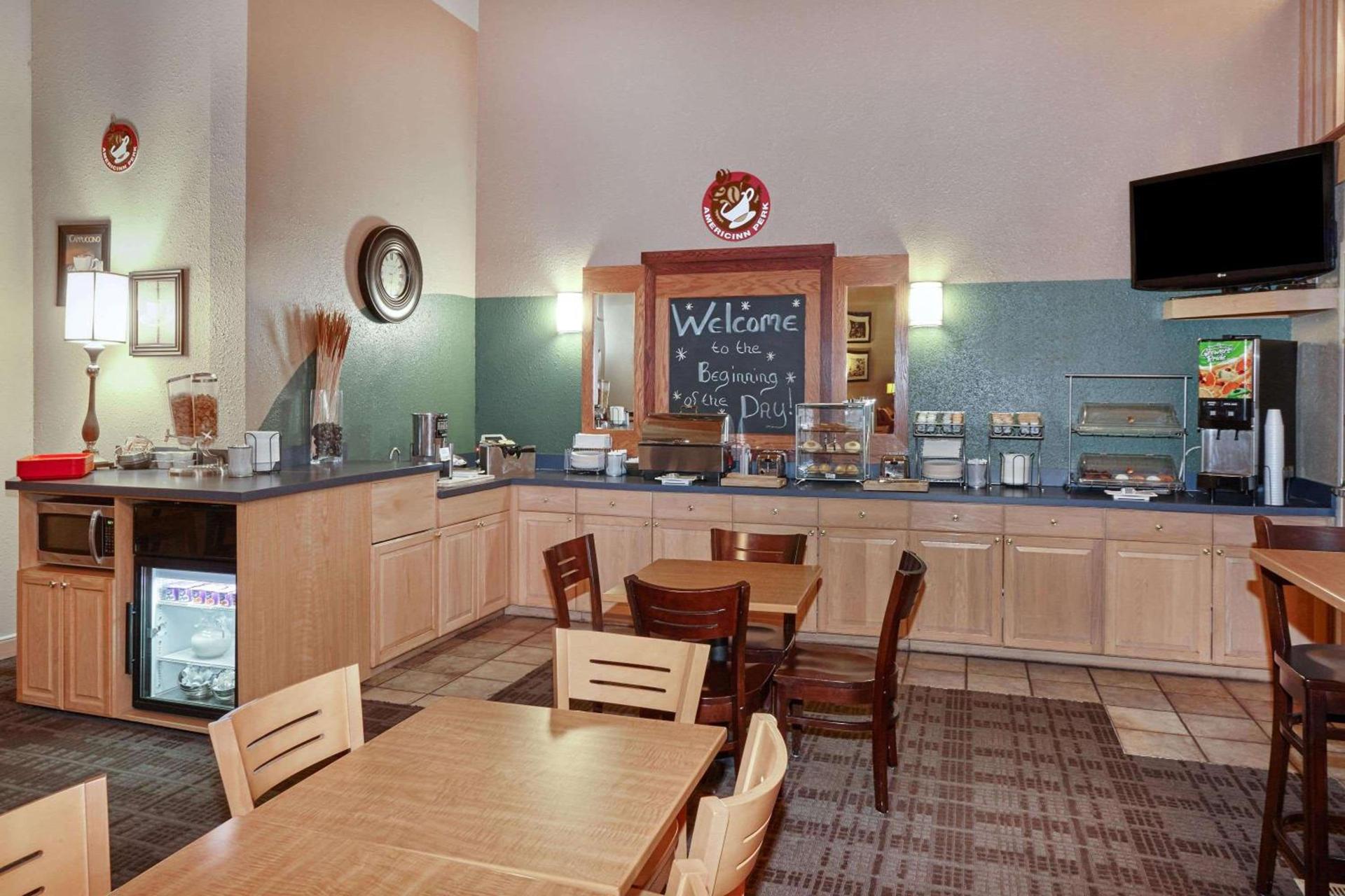 AmericInn by Wyndham Douglas/Saugatuck photo 15
