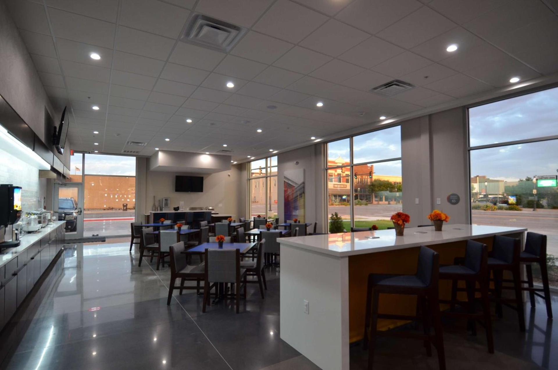 GLō Best Western Enid OK Downtown - Convention Center Hotel photo 8