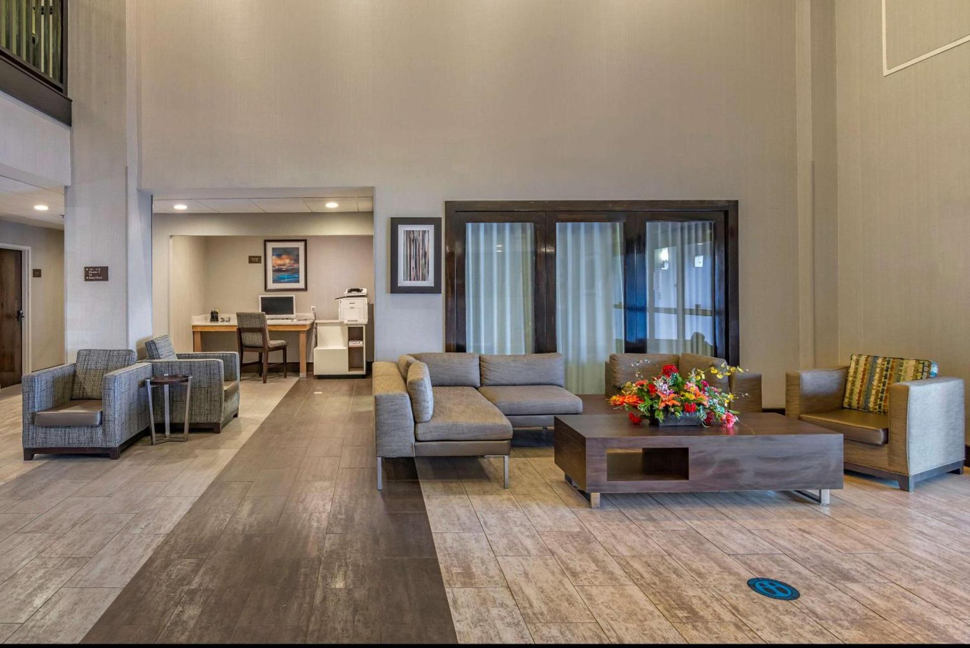 Comfort Suites Alpharetta-Roswell - Atlanta Area photo 4