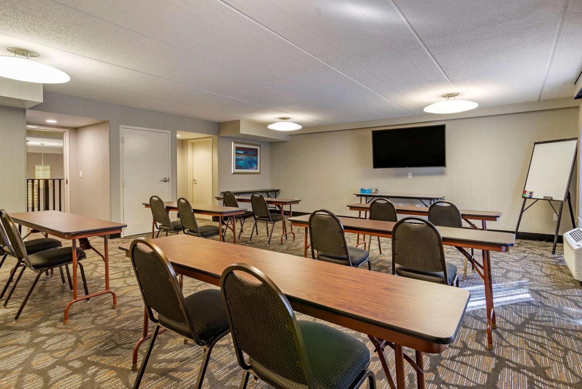 Comfort Suites Alpharetta-Roswell - Atlanta Area photo 21