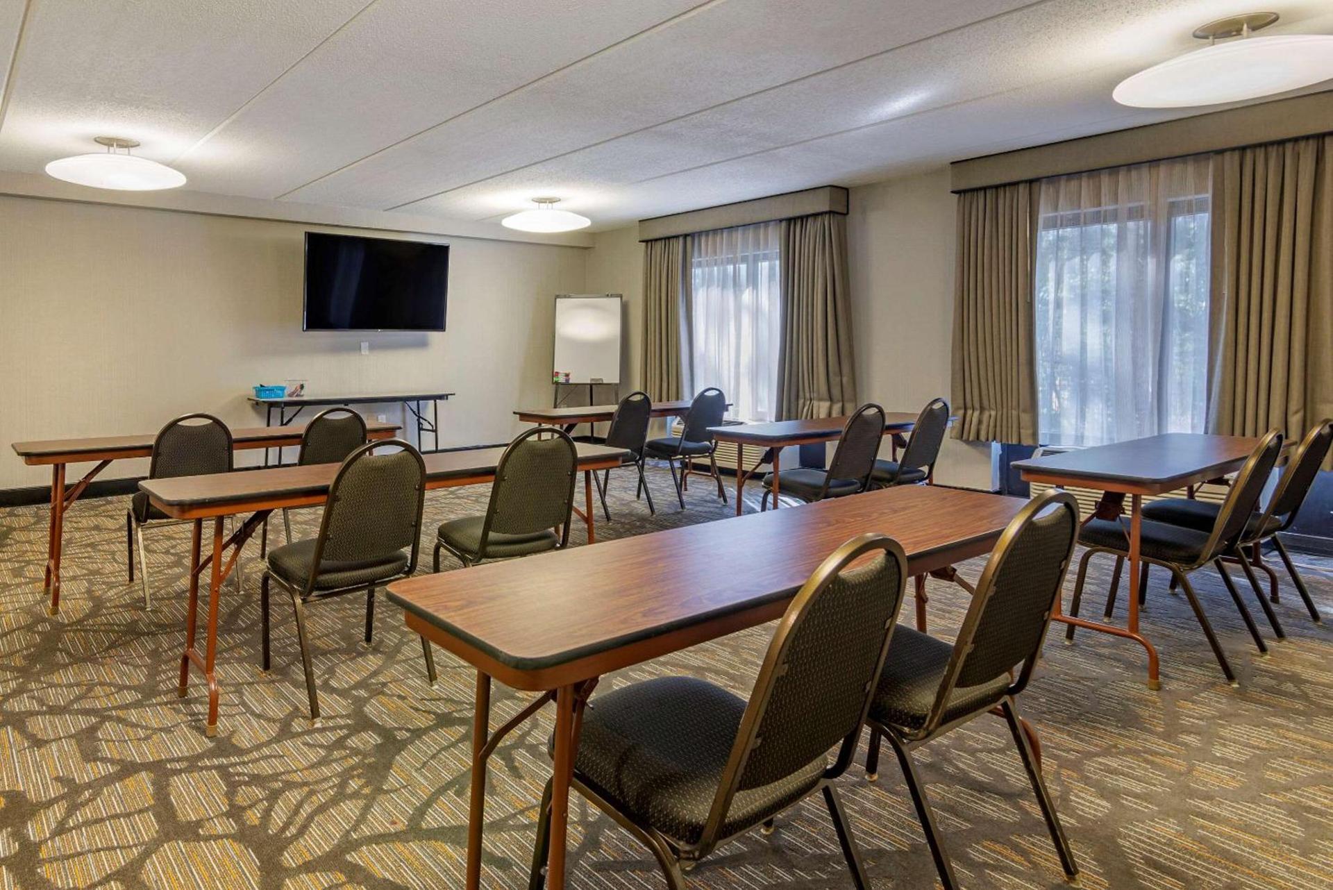 Comfort Suites Alpharetta-Roswell - Atlanta Area photo 22