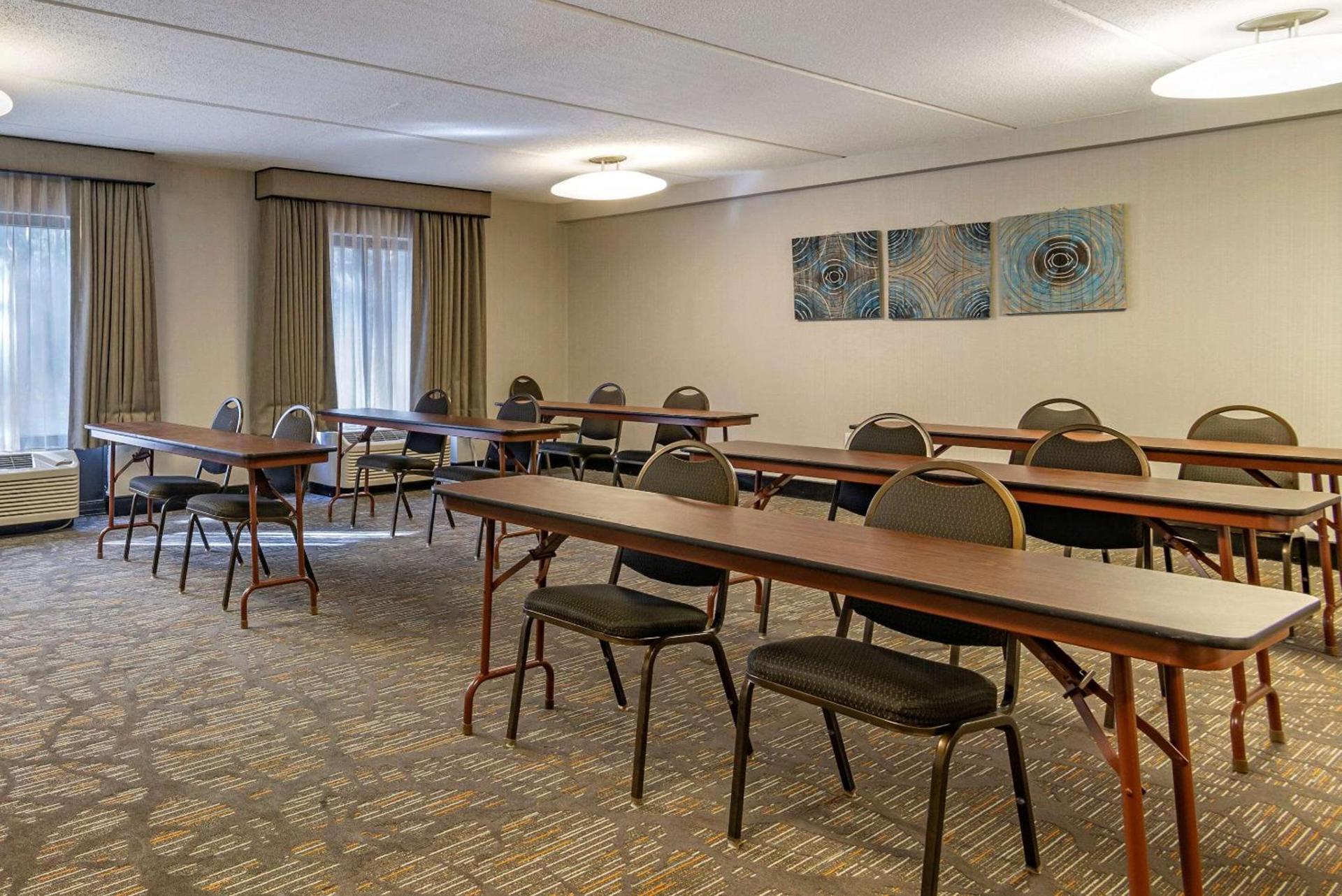Comfort Suites Alpharetta-Roswell - Atlanta Area photo 23