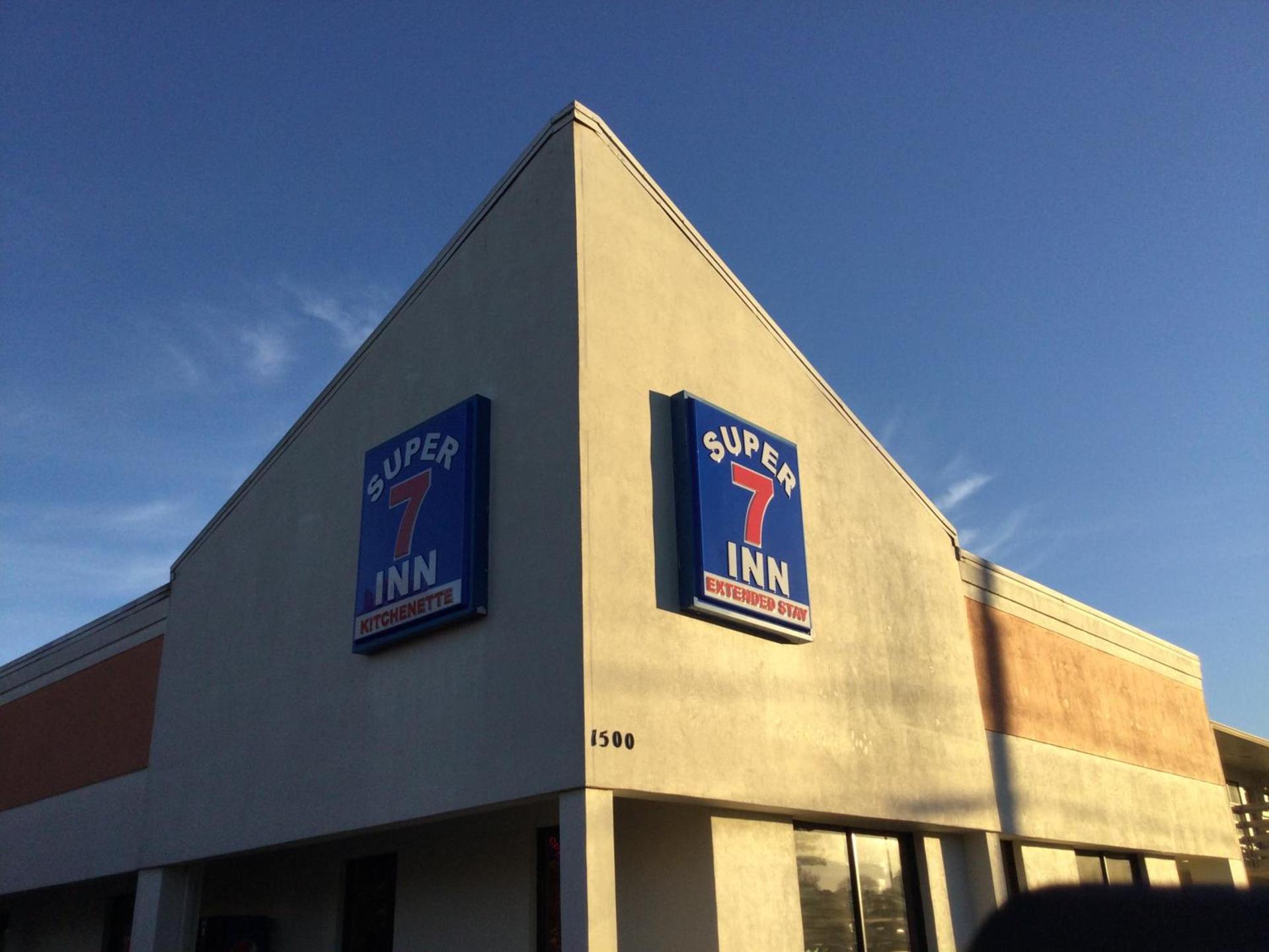 Super 7 Inn Tupelo photo 29