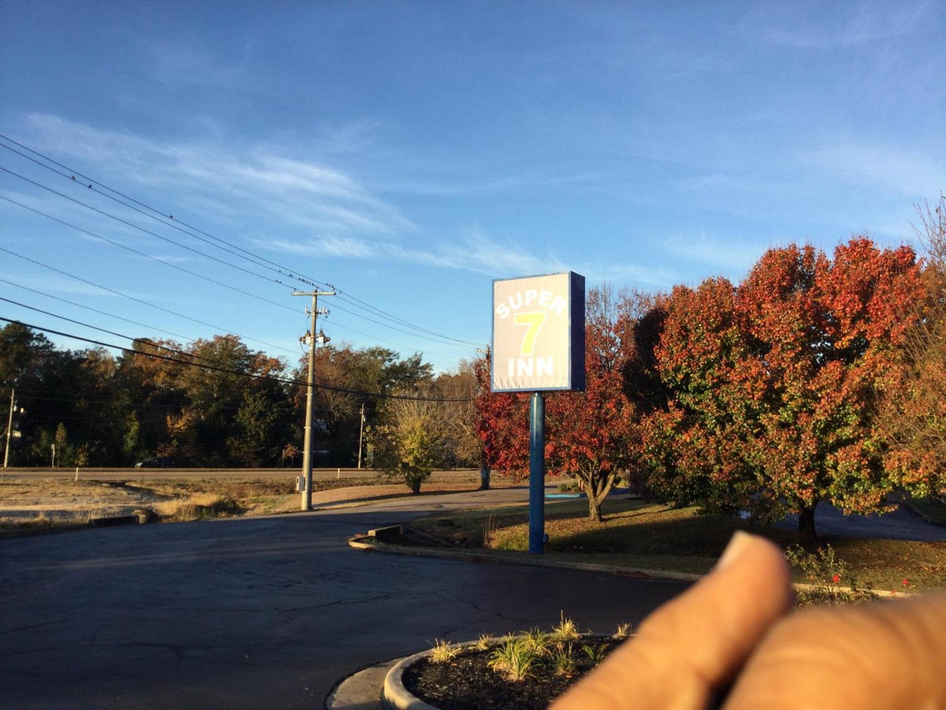 Super 7 Inn Tupelo photo 30