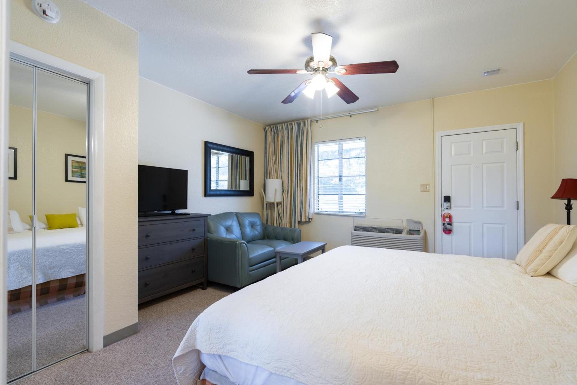 Mar Bay Exclusive Suites photo 13