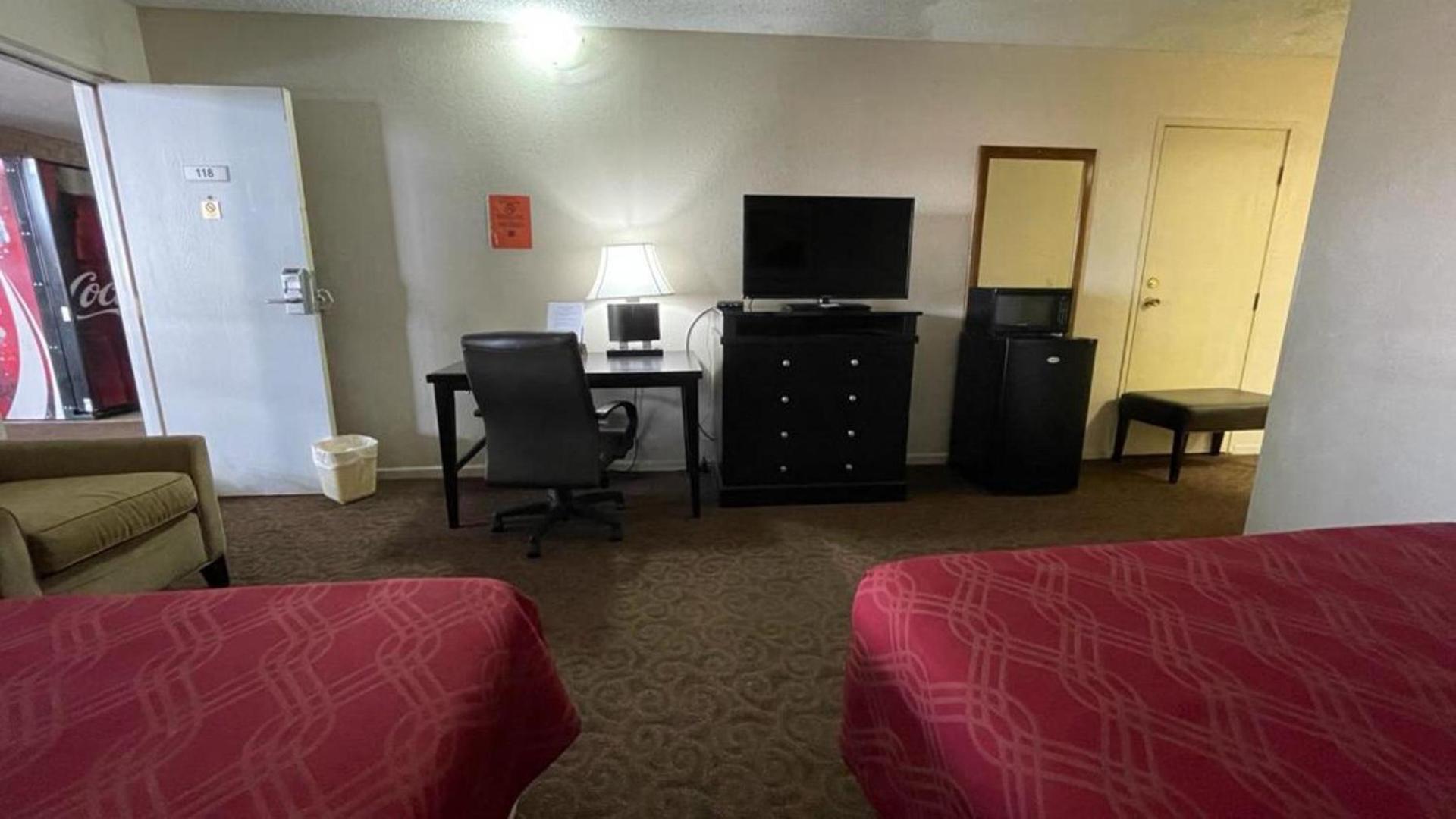 Knights Inn & Suites Emporia photo 68