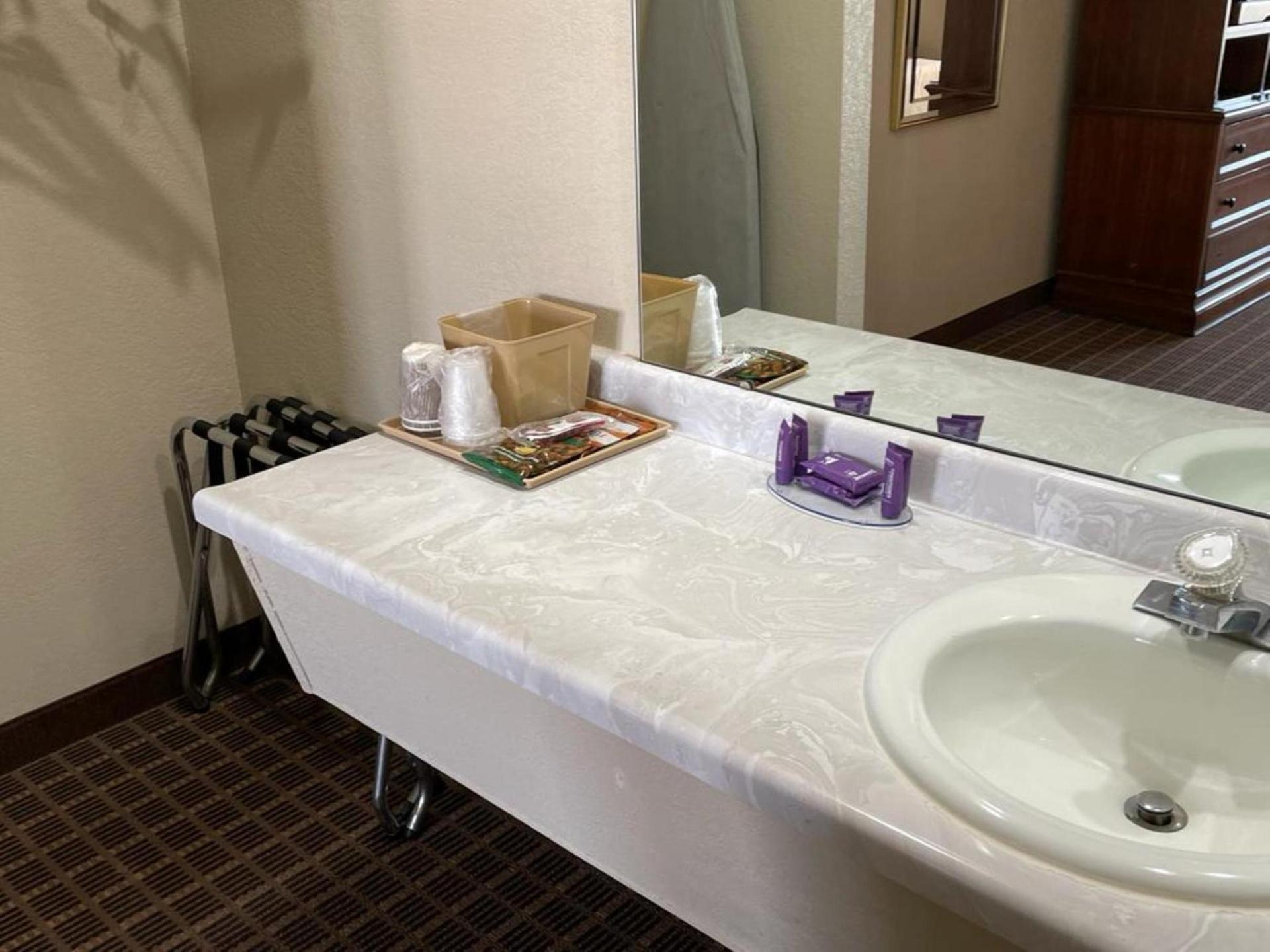 Knights Inn & Suites Emporia photo 7