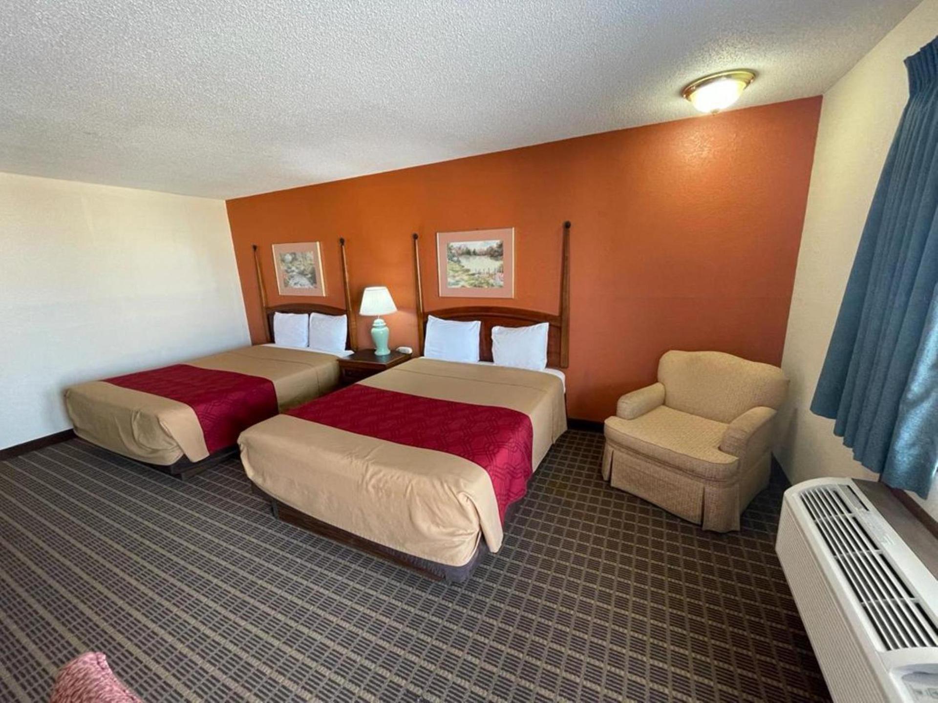 Knights Inn & Suites Emporia photo 63