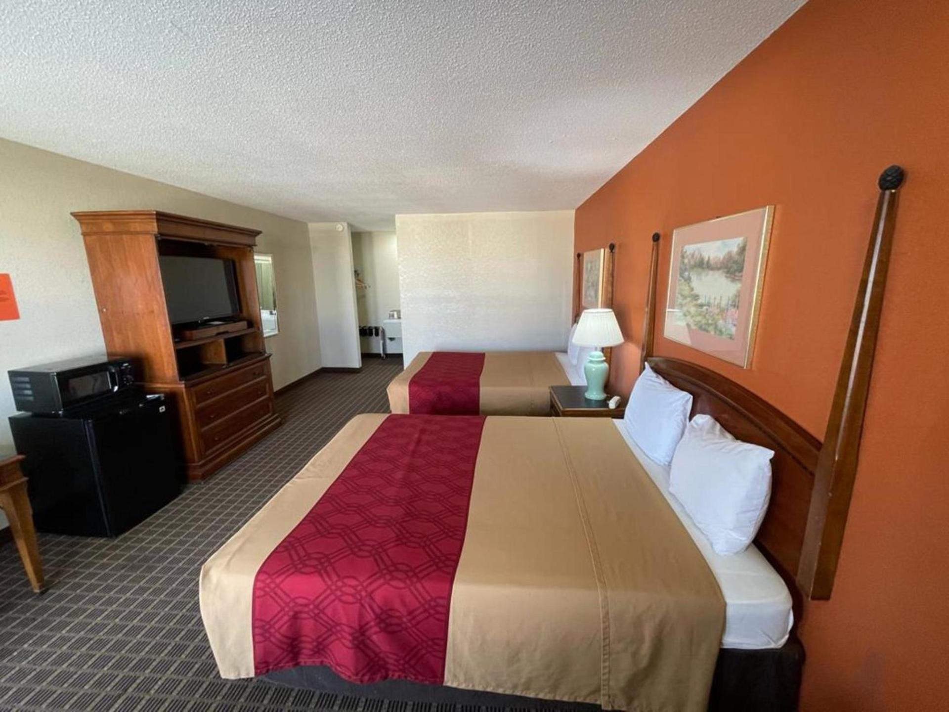 Knights Inn & Suites Emporia photo 8