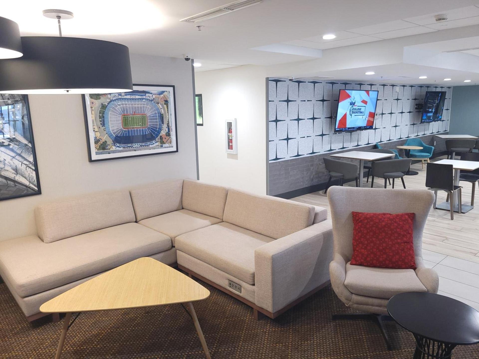 Holiday Inn Hotel & Suites Ann Arbor University of Michigan Area by IHG photo 46
