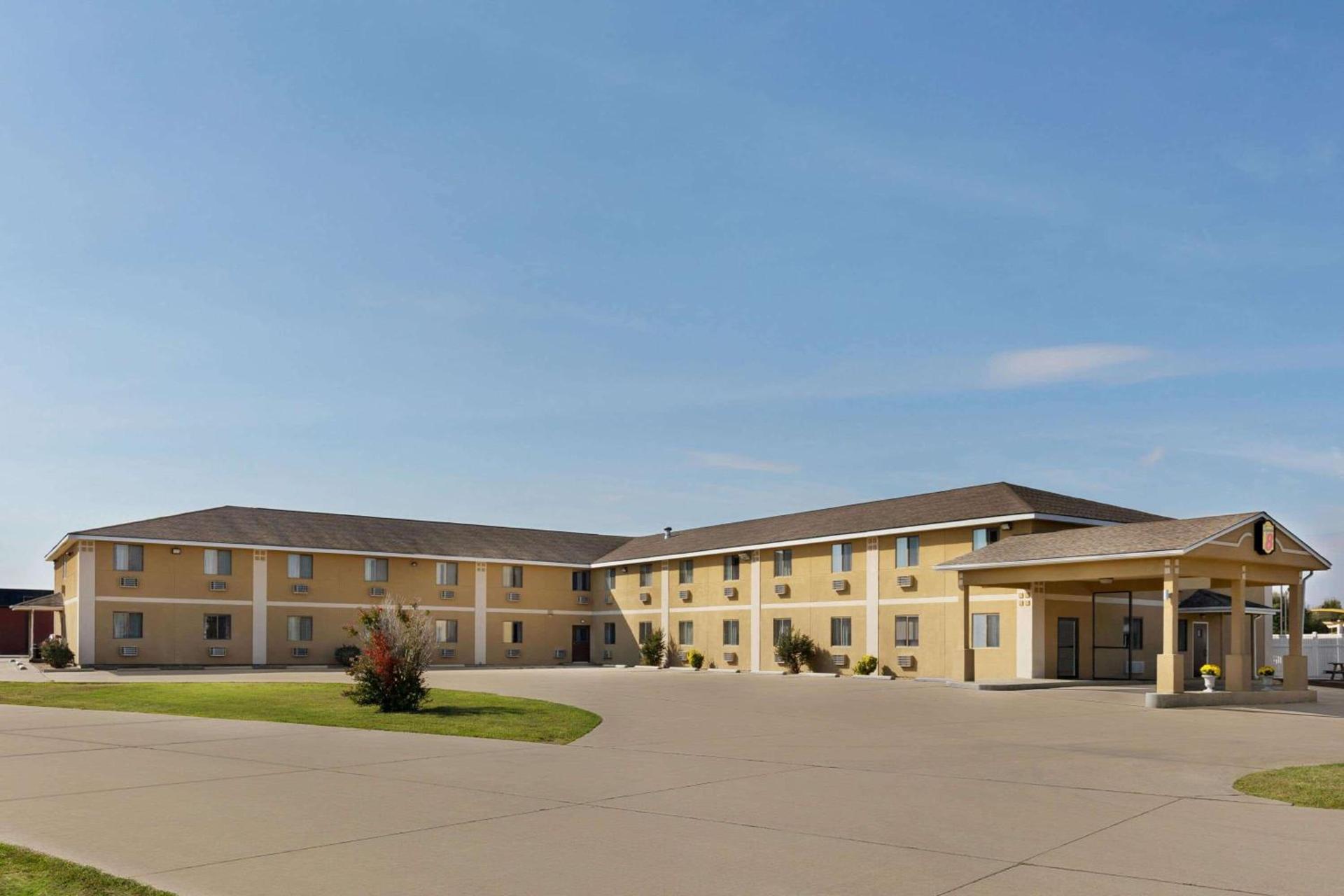 Super 8 by Wyndham Sikeston/Miner Area — hotel in Sikeston