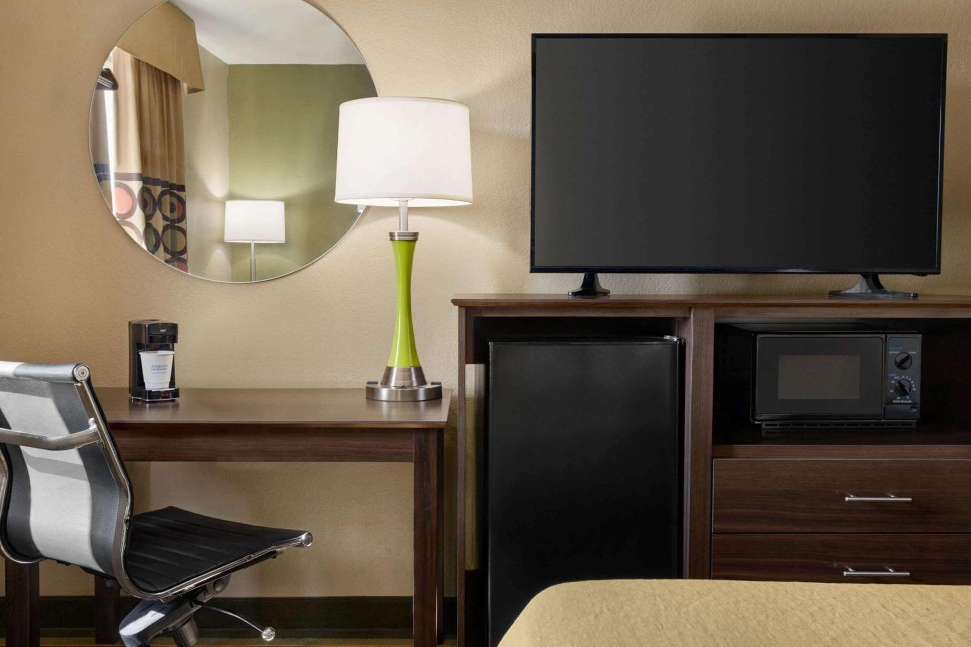 Super 8 by Wyndham Sikeston/Miner Area photo 15
