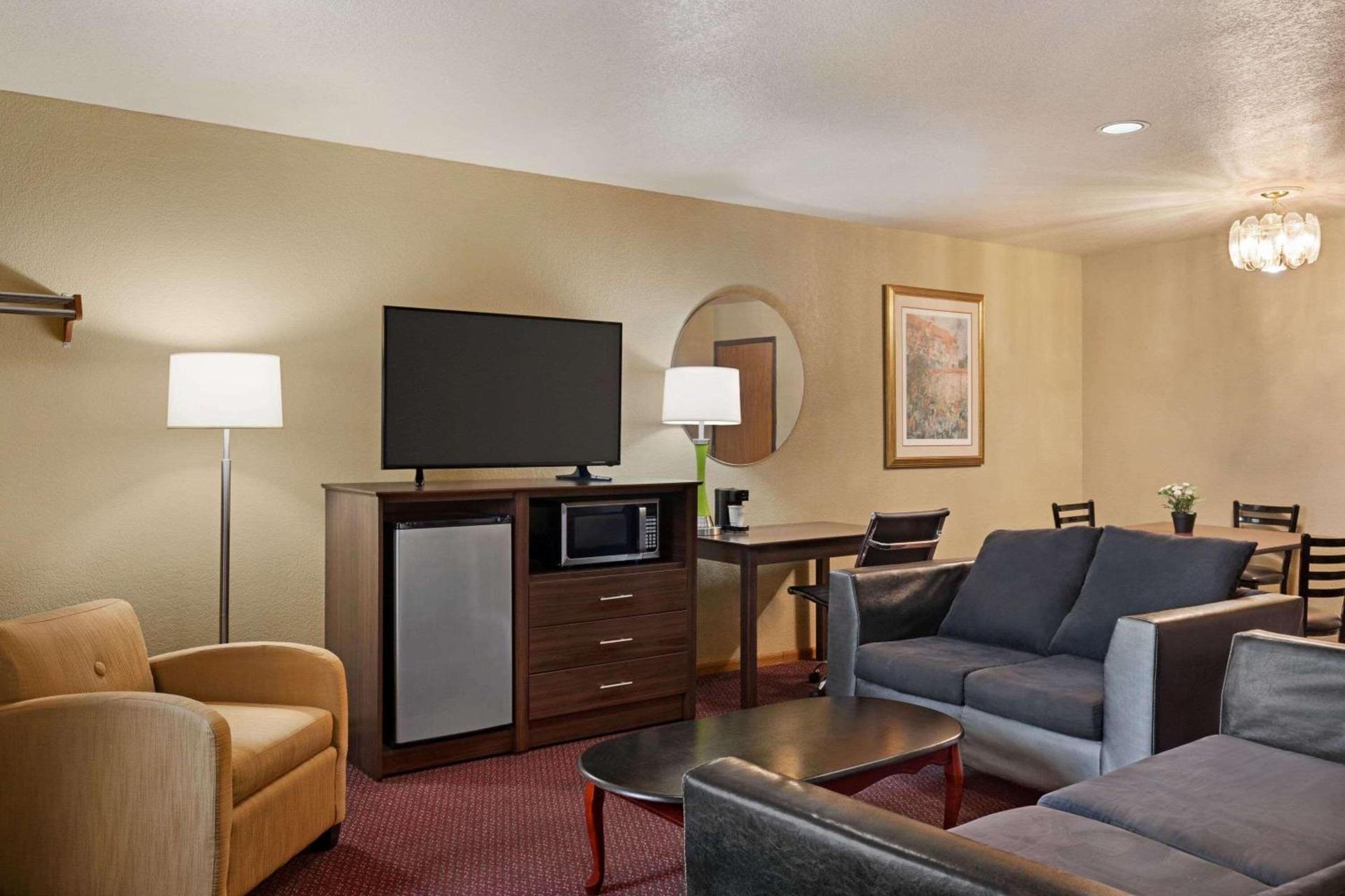 Super 8 by Wyndham Sikeston/Miner Area photo 18