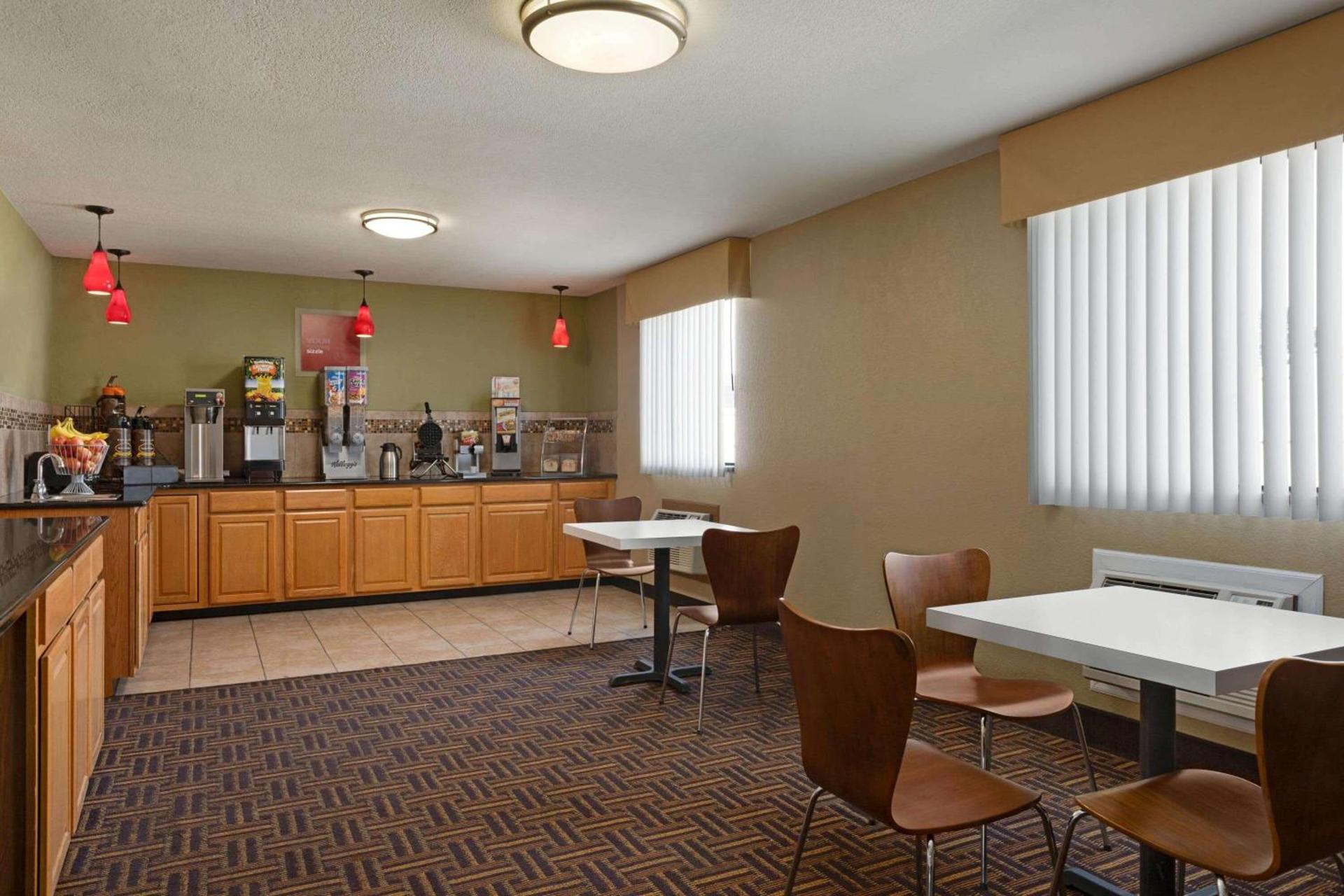 Super 8 by Wyndham Sikeston/Miner Area photo 24