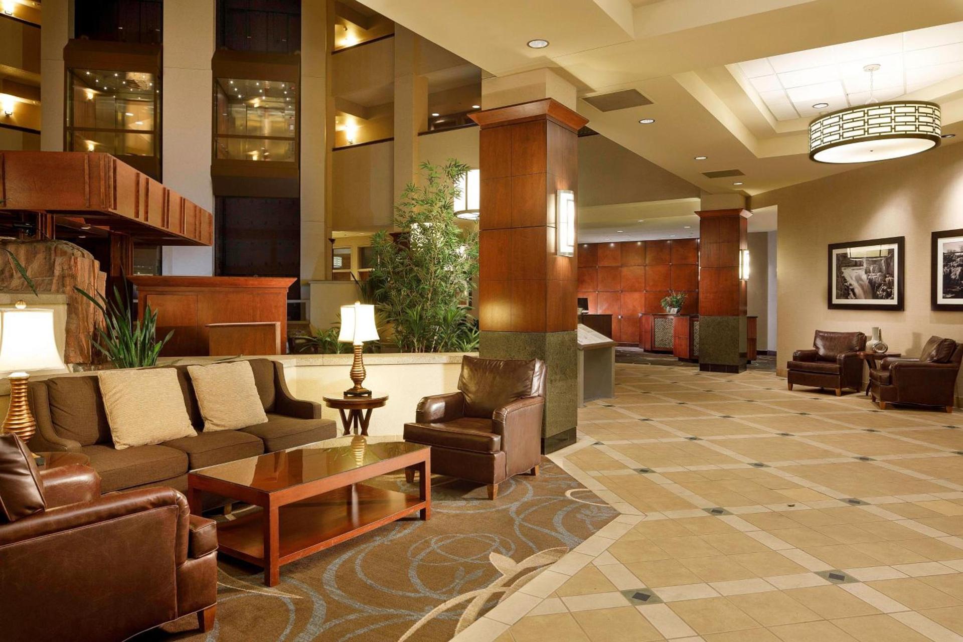Sheraton Sioux Falls Hotel & Convention Center photo 2