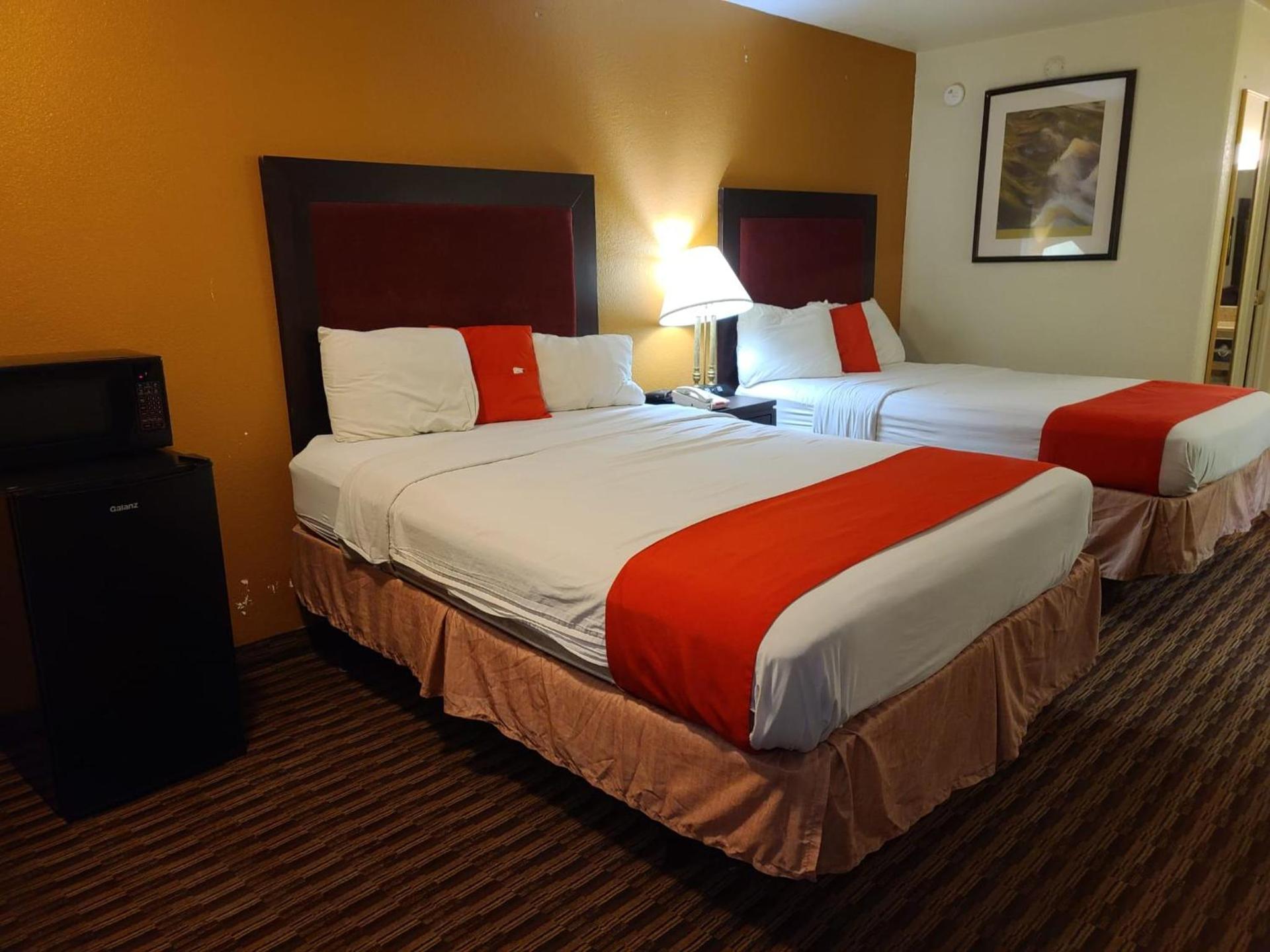 Budget host inn photo 6