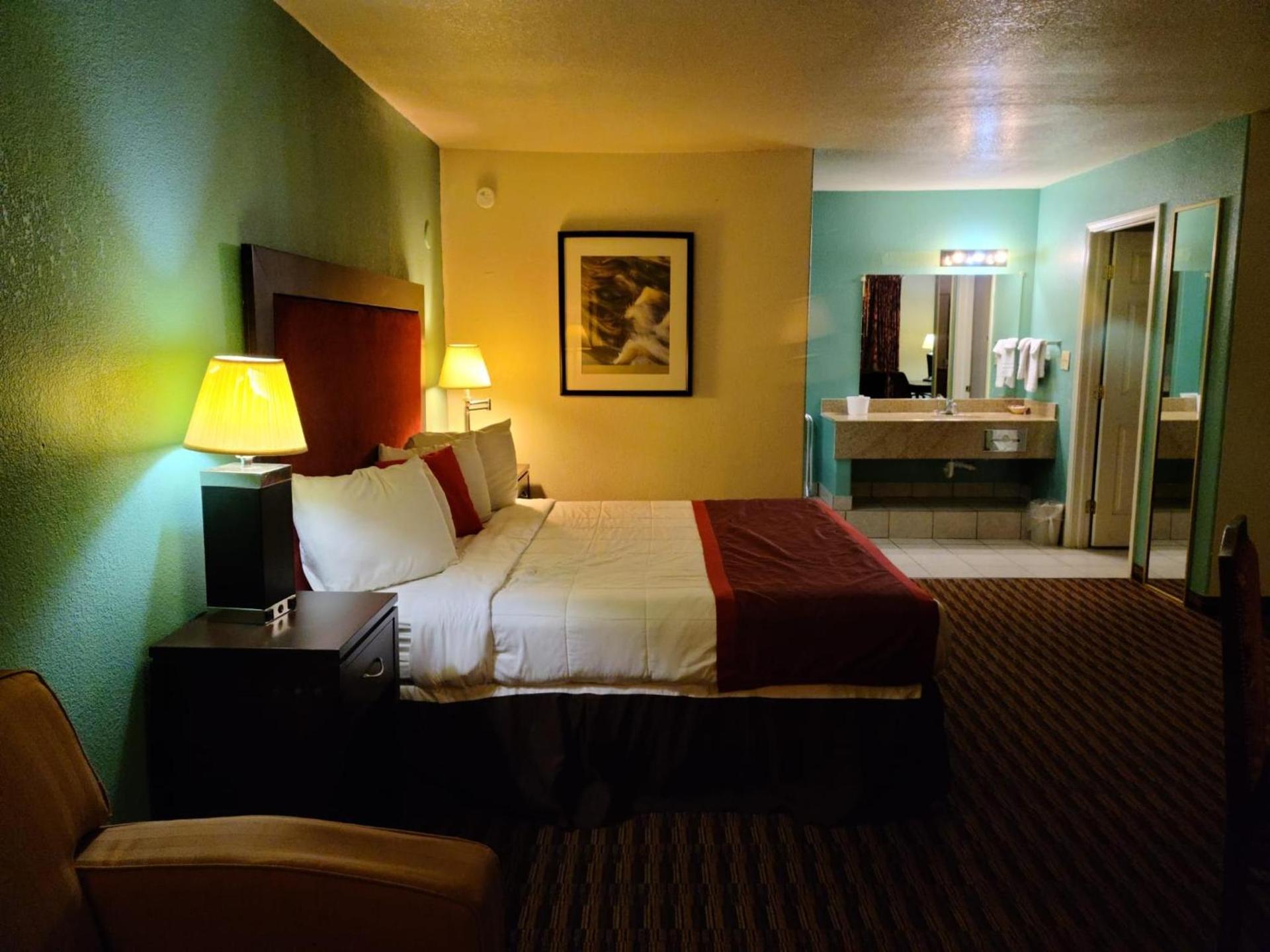 Budget host inn photo 15
