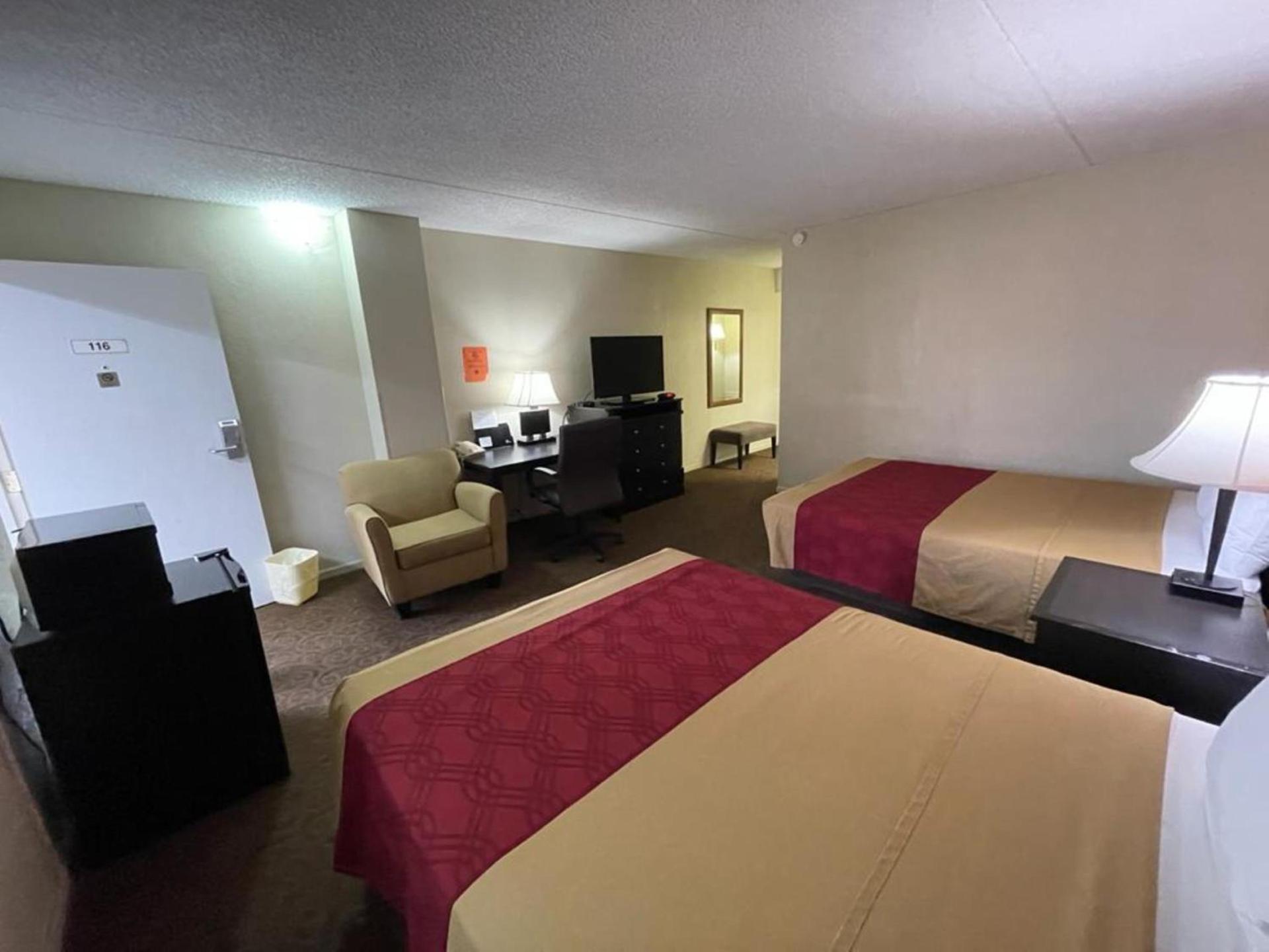 Knights Inn & Suites Emporia photo 86